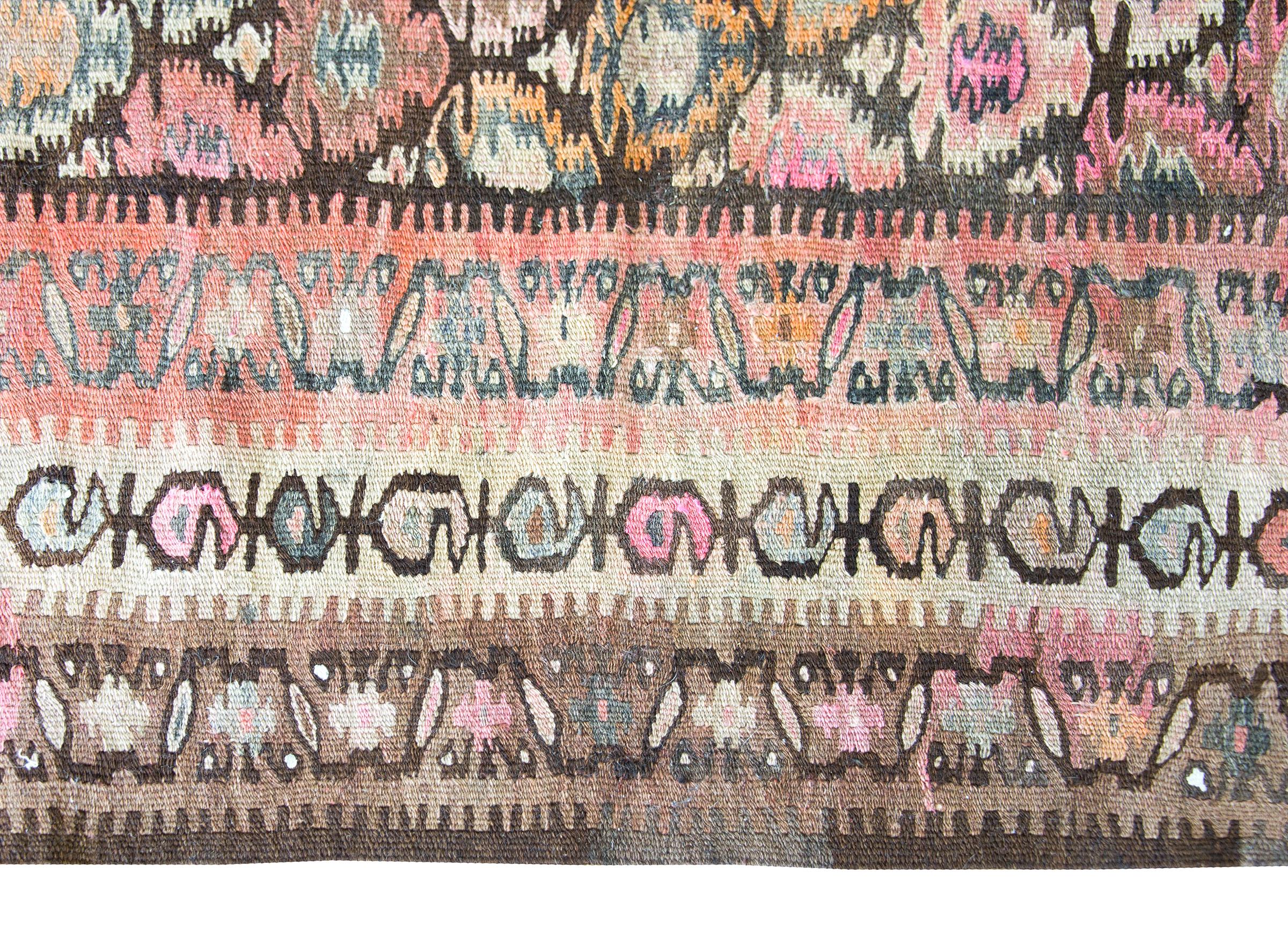 Noué à la main Rug & Kilim persan Qazvin du début du 20e siècle en vente
