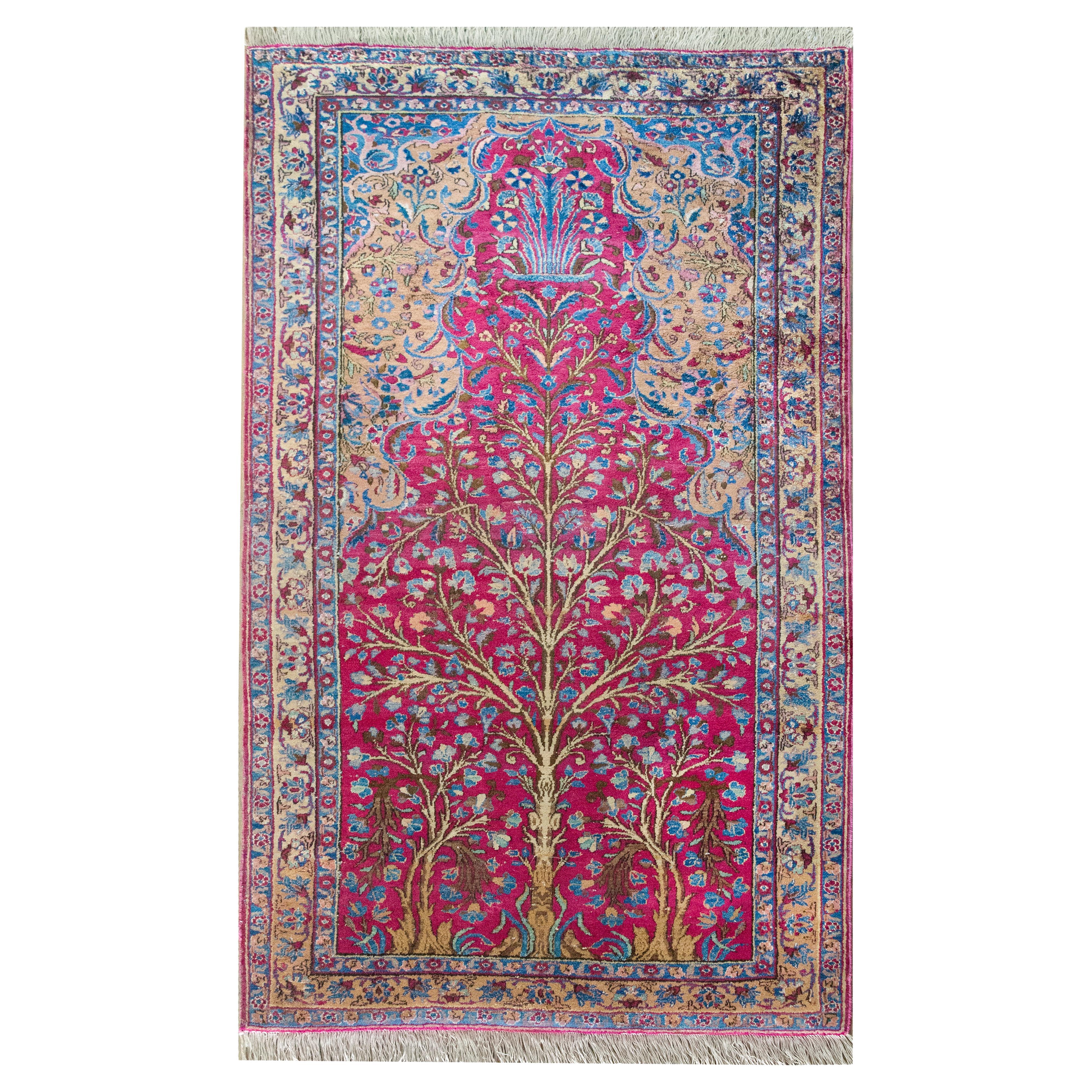 Persischer Qum-Seidengebetsteppich aus dem frühen 20. im Angebot
