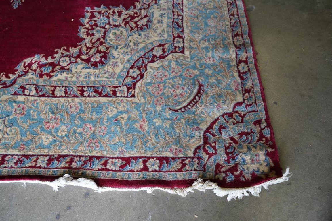 Early 20th Century Persian Rug w/ Traditional Motifs For Sale 4