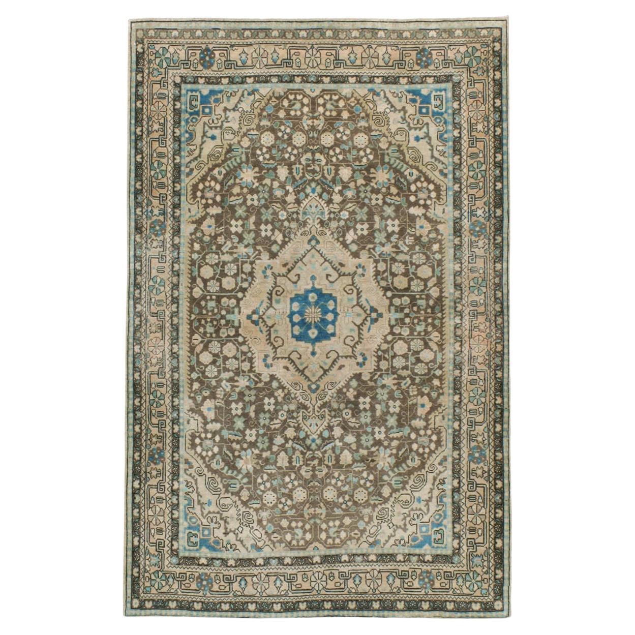 Early 20th Century Persian Sarouk Accent Rug en vente