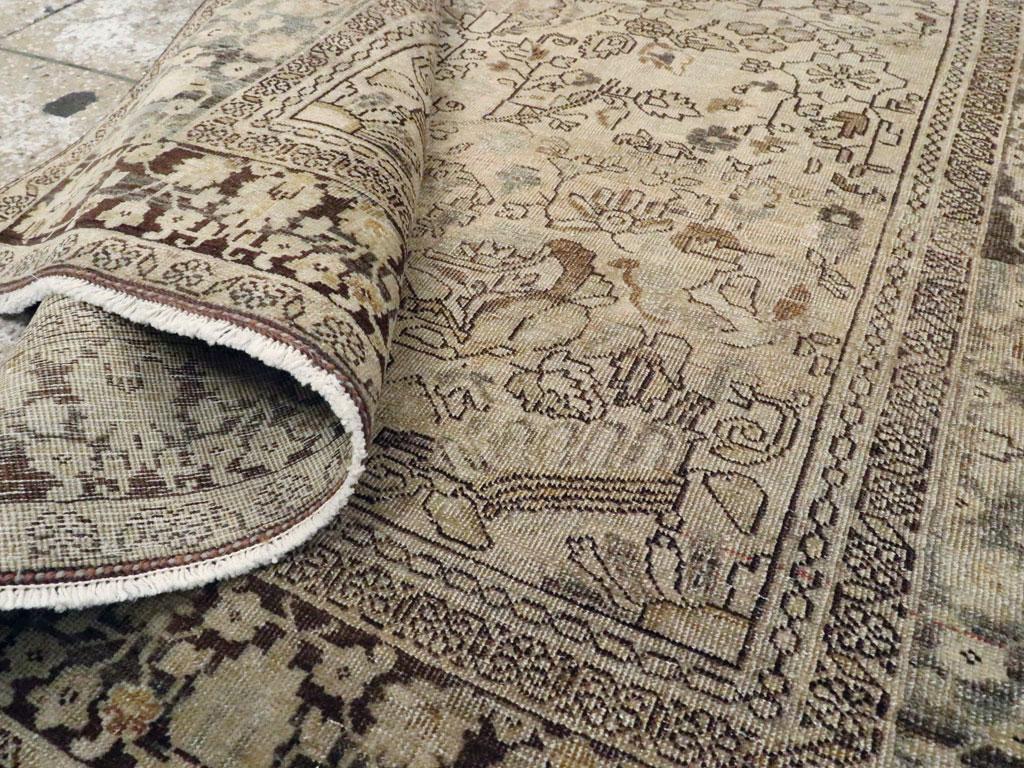 Tapis d'appoint persan Sarouk Fereghan du début du 20e siècle Excellent état - En vente à New York, NY