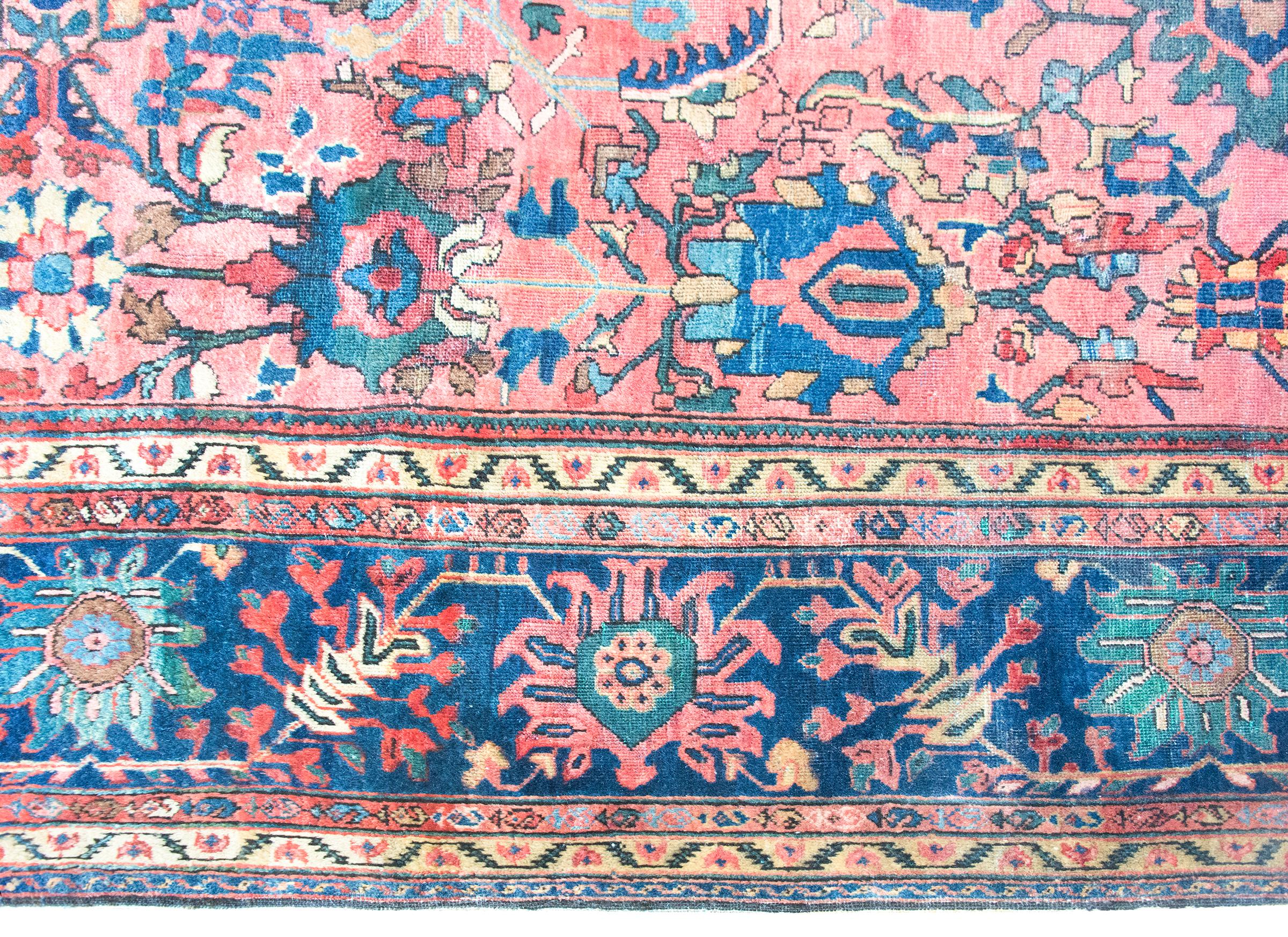 Early 20th Century Persian Sarouk Farahan In Good Condition For Sale In Chicago, IL