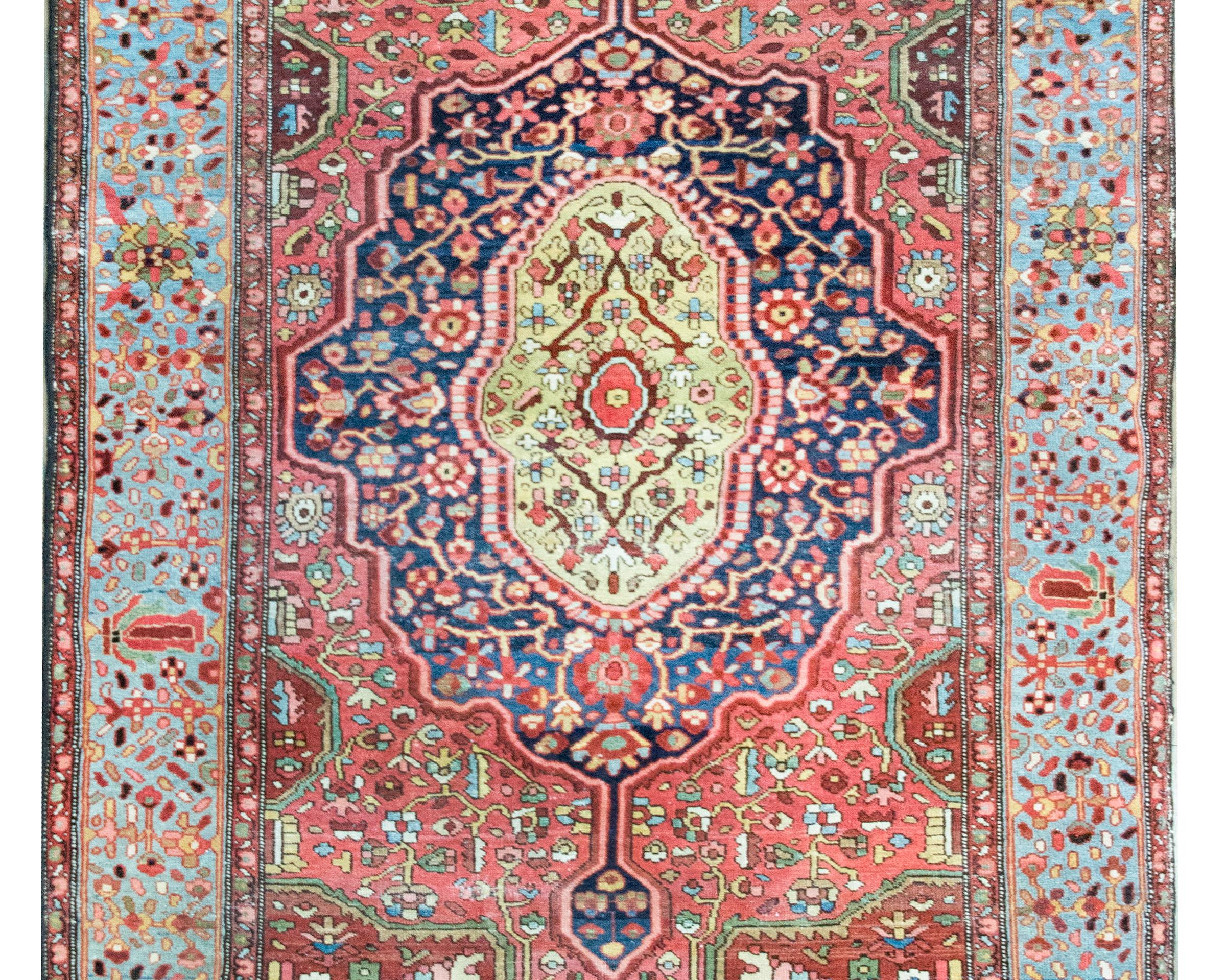 Persiano Tappeto persiano Sarouk Farahan dei primi del Novecento in vendita