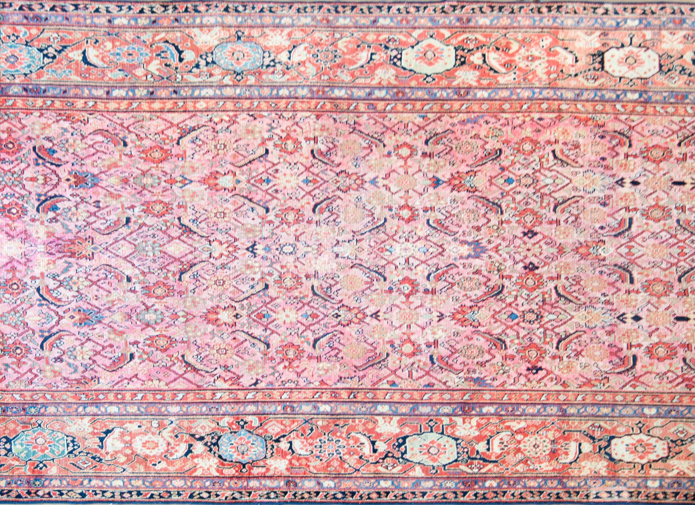 Early 20th Century Persian Sarouk Farahan Rug In Good Condition For Sale In Chicago, IL