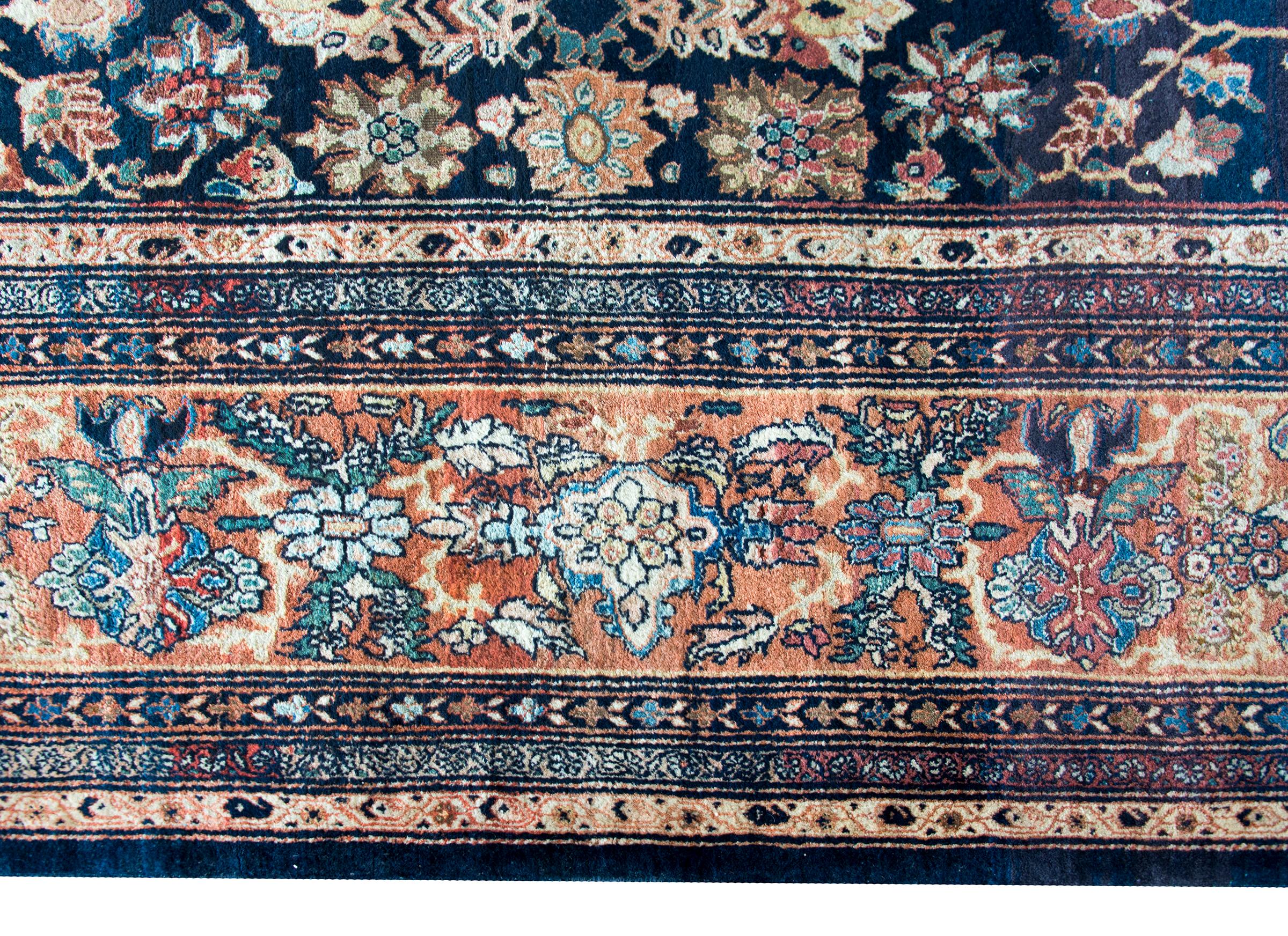 Early 20th Century Persian Sarouk Farahan Rug In Good Condition For Sale In Chicago, IL