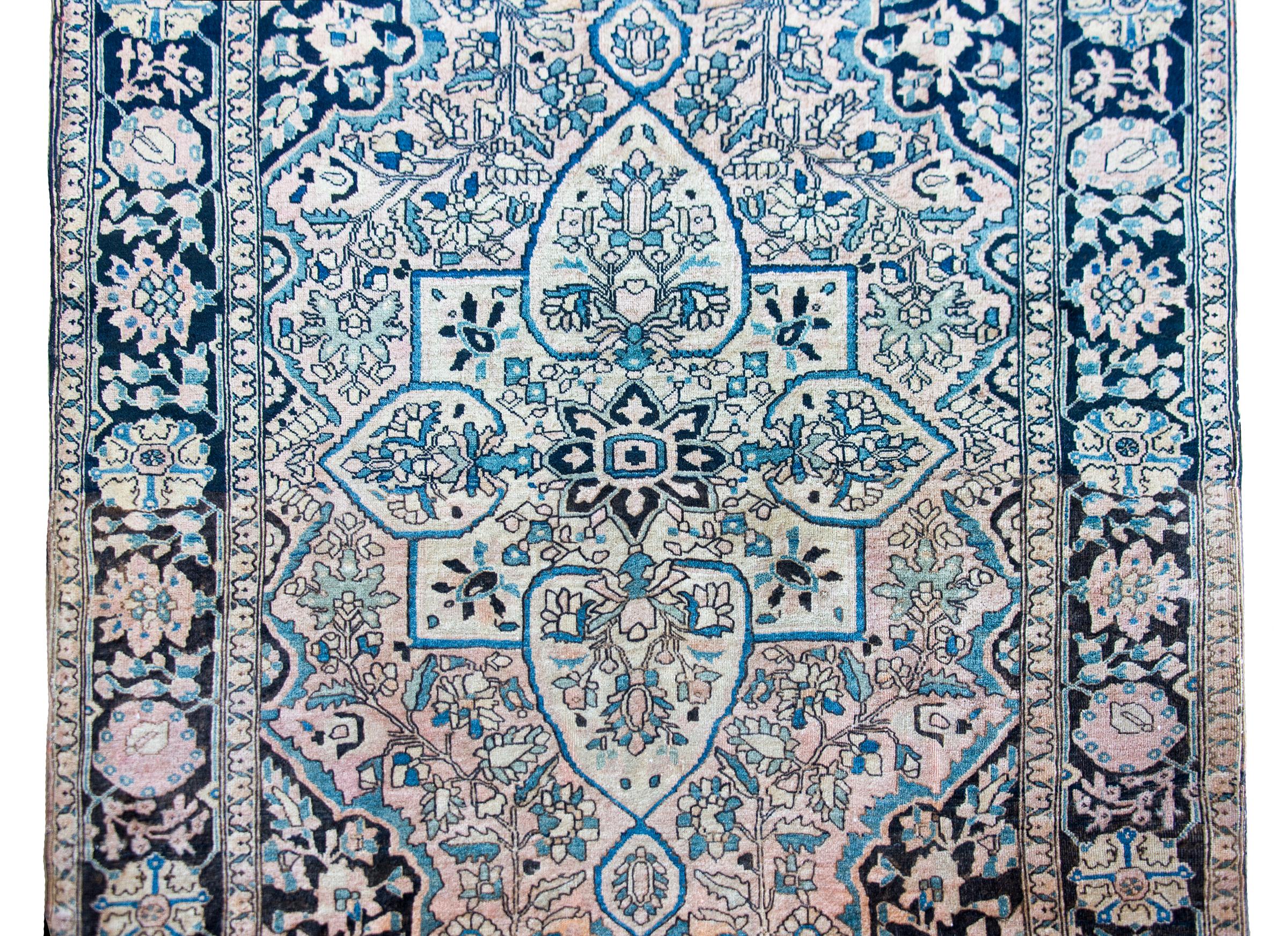 Tappeto persiano Sarouk Farahan dei primi del Novecento in vendita 2