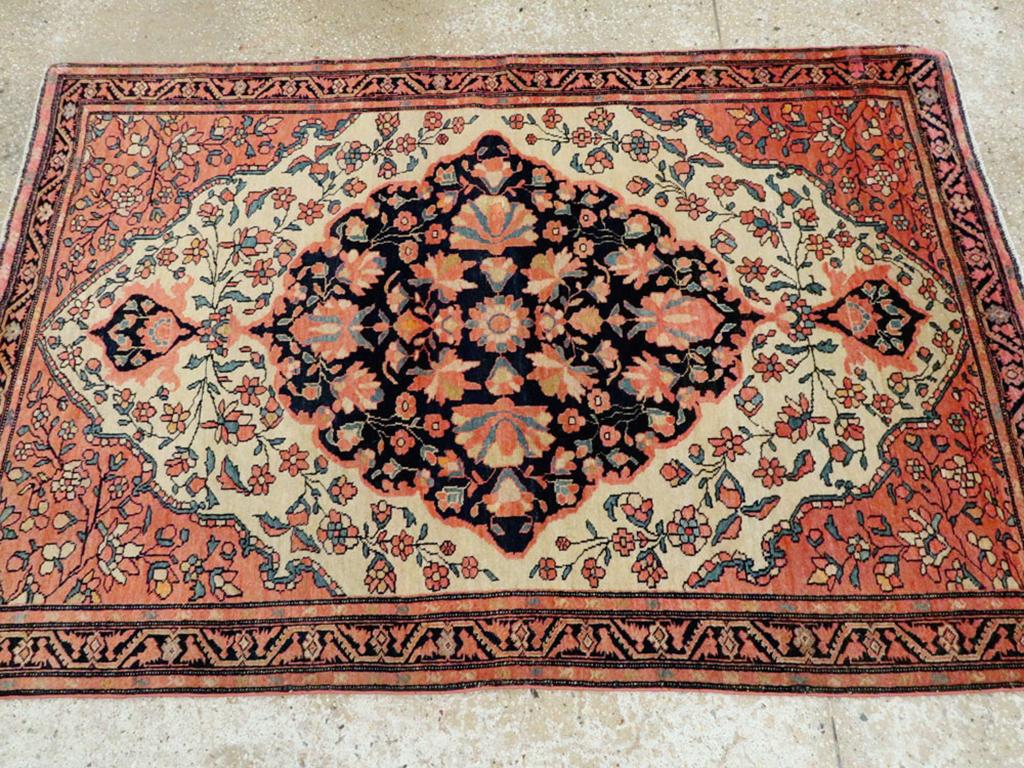 Persischer Sarouk Farahan-Überwurfteppich des frühen 20. Jahrhunderts (Wolle) im Angebot