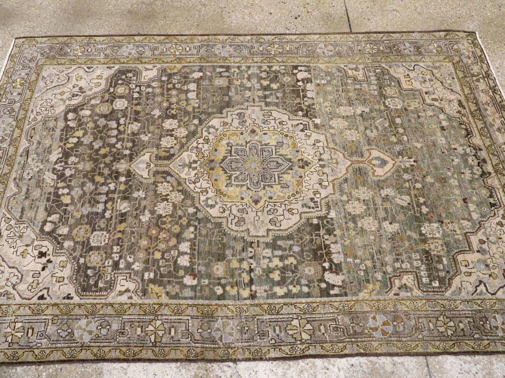 Noué à la main Tapis d'appoint persan Sarouk Fereghan du début du 20e siècle en vente