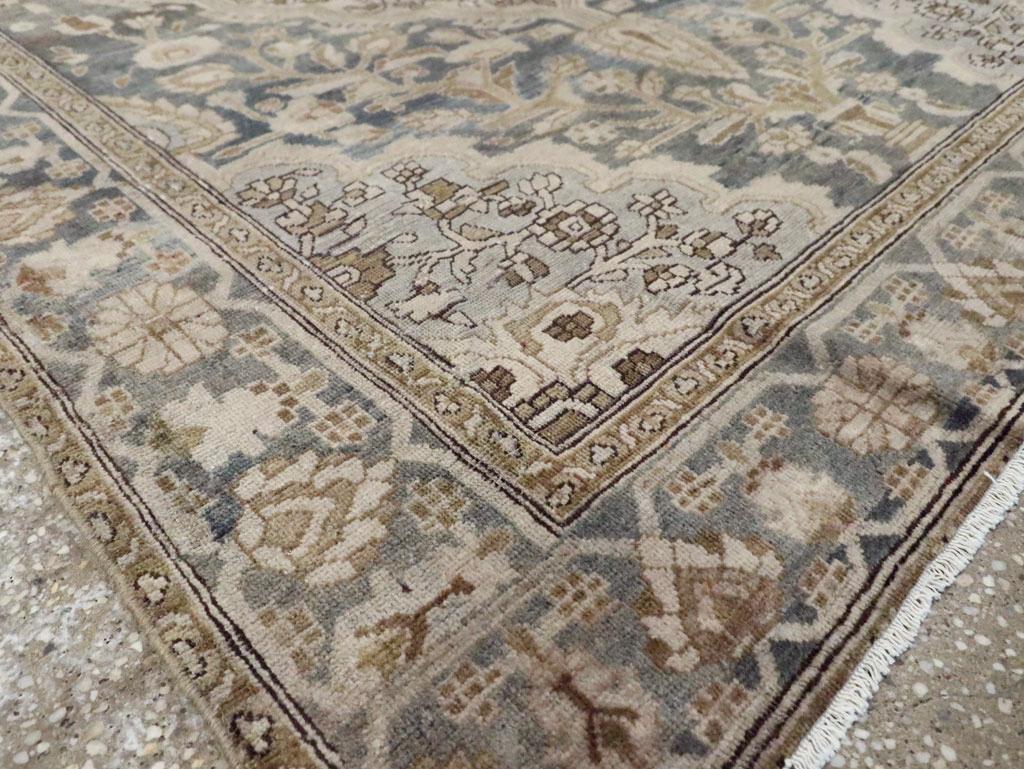 20ième siècle Early 20th Century Persian Sarouk Fereghan Accent Rug en vente