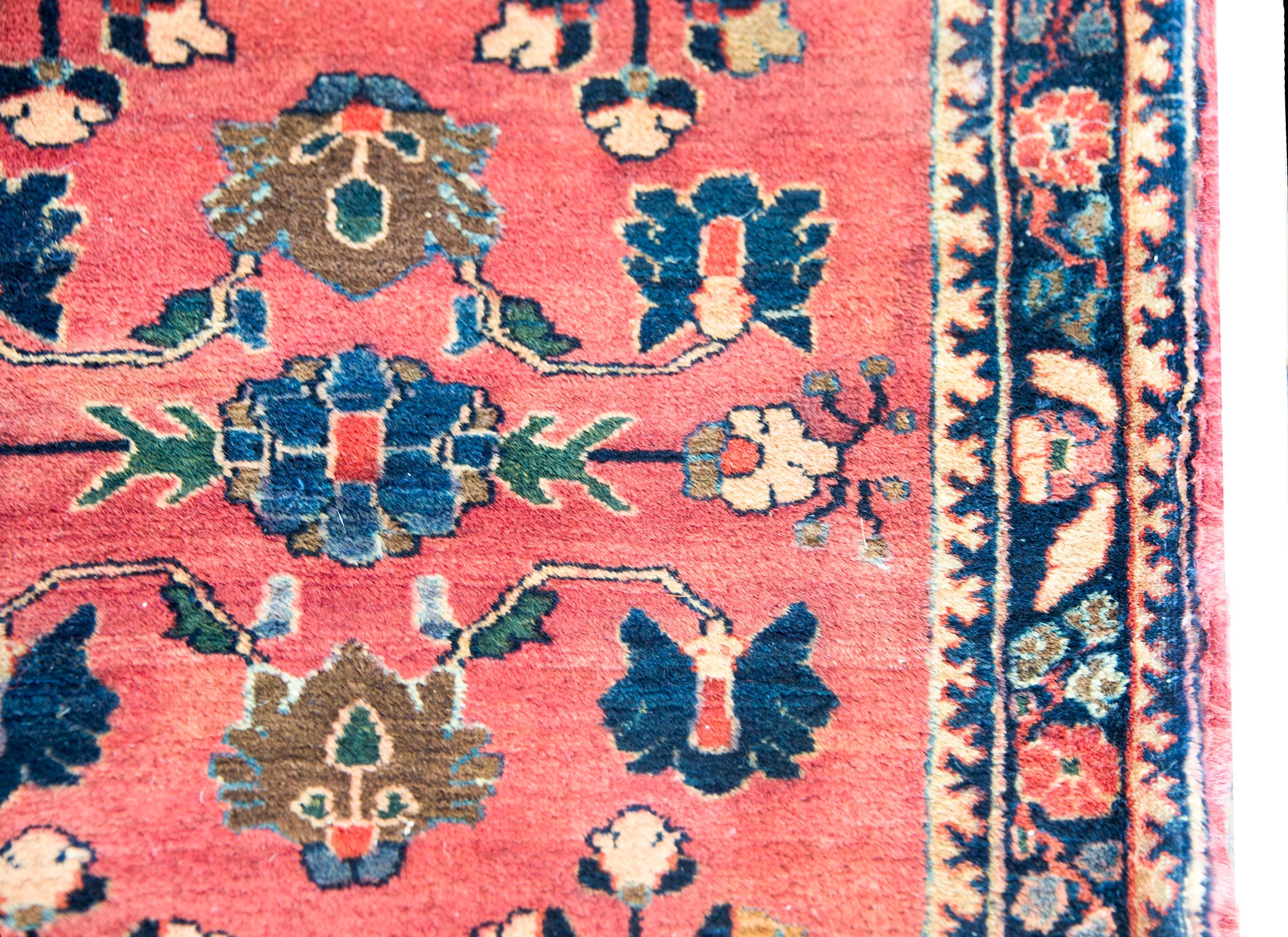 Early 20th Century Persian Sarouk  For Sale 1