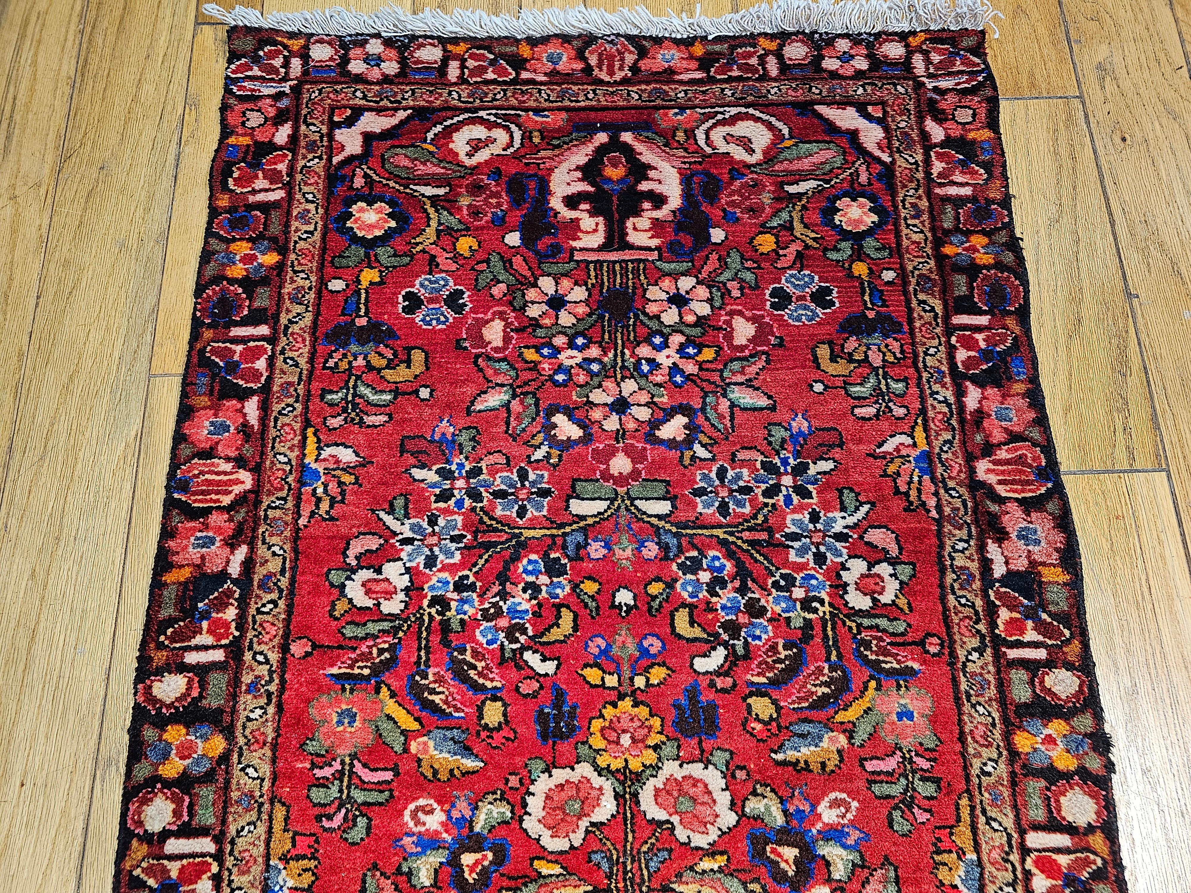 Persischer Sarouk- Lilien-Teppich aus dem frühen 20. Jahrhundert (Wolle) im Angebot