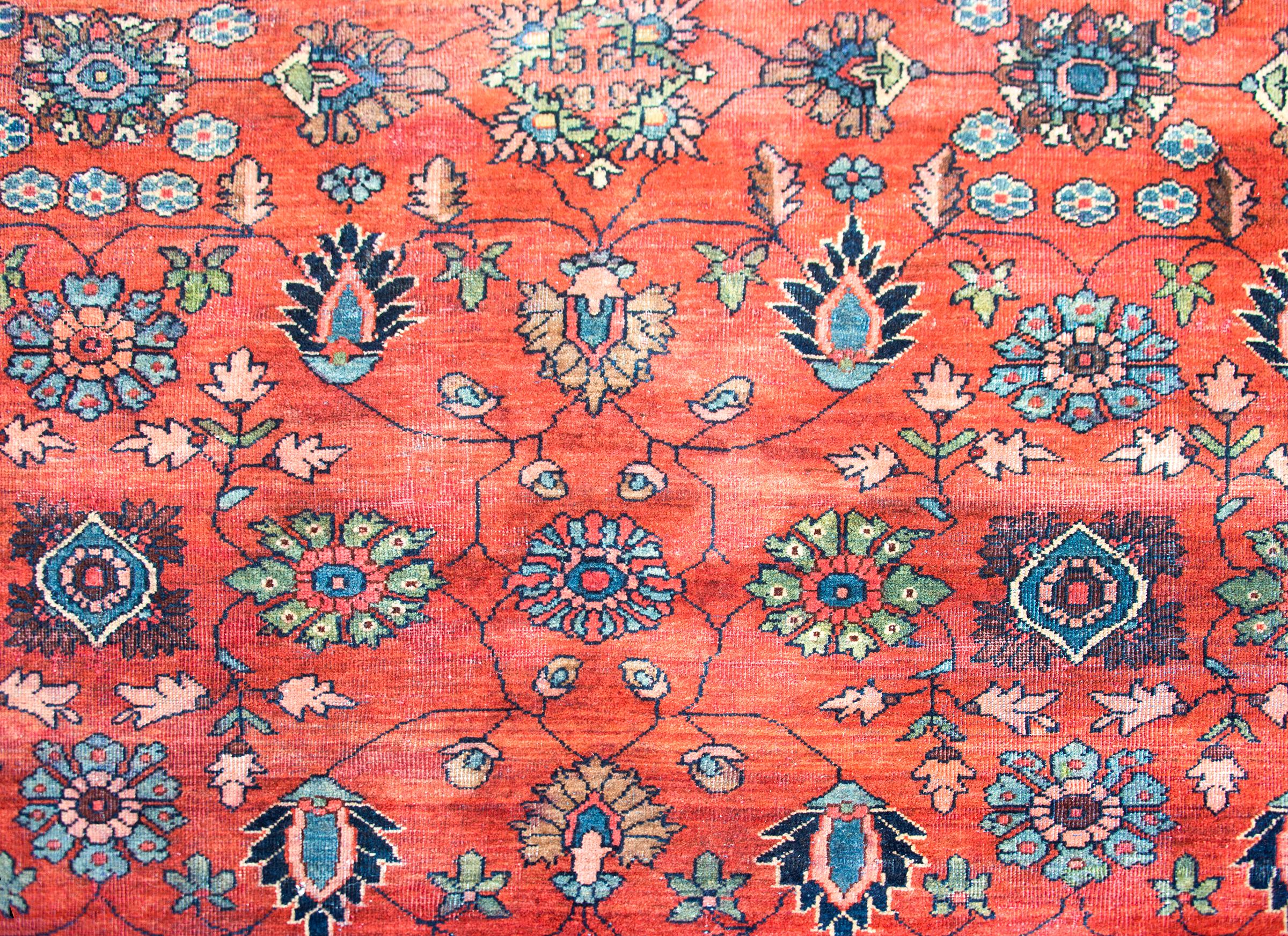 Early 20th Century Persian Sarouk Mahal Rug For Sale 5