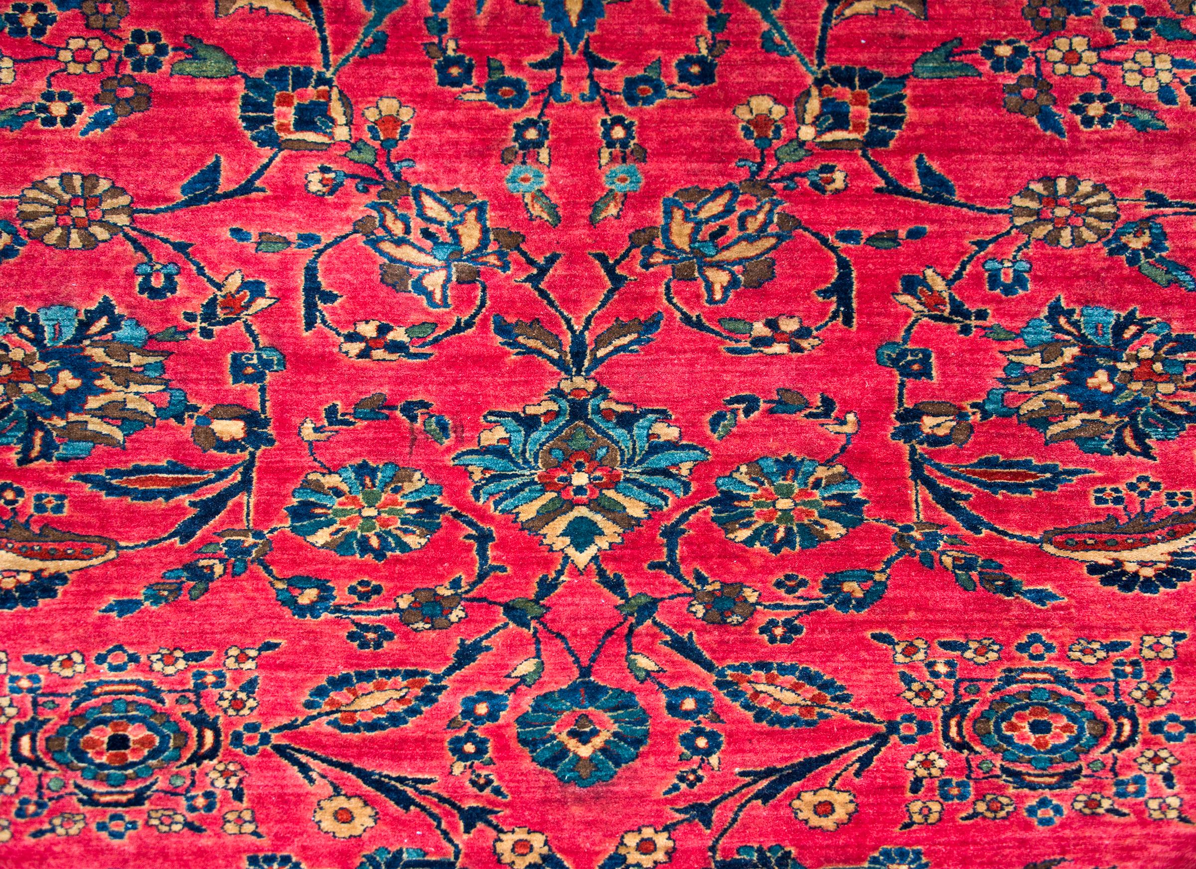 Early 20th Century Persian Sarouk Mahal Rug For Sale 5