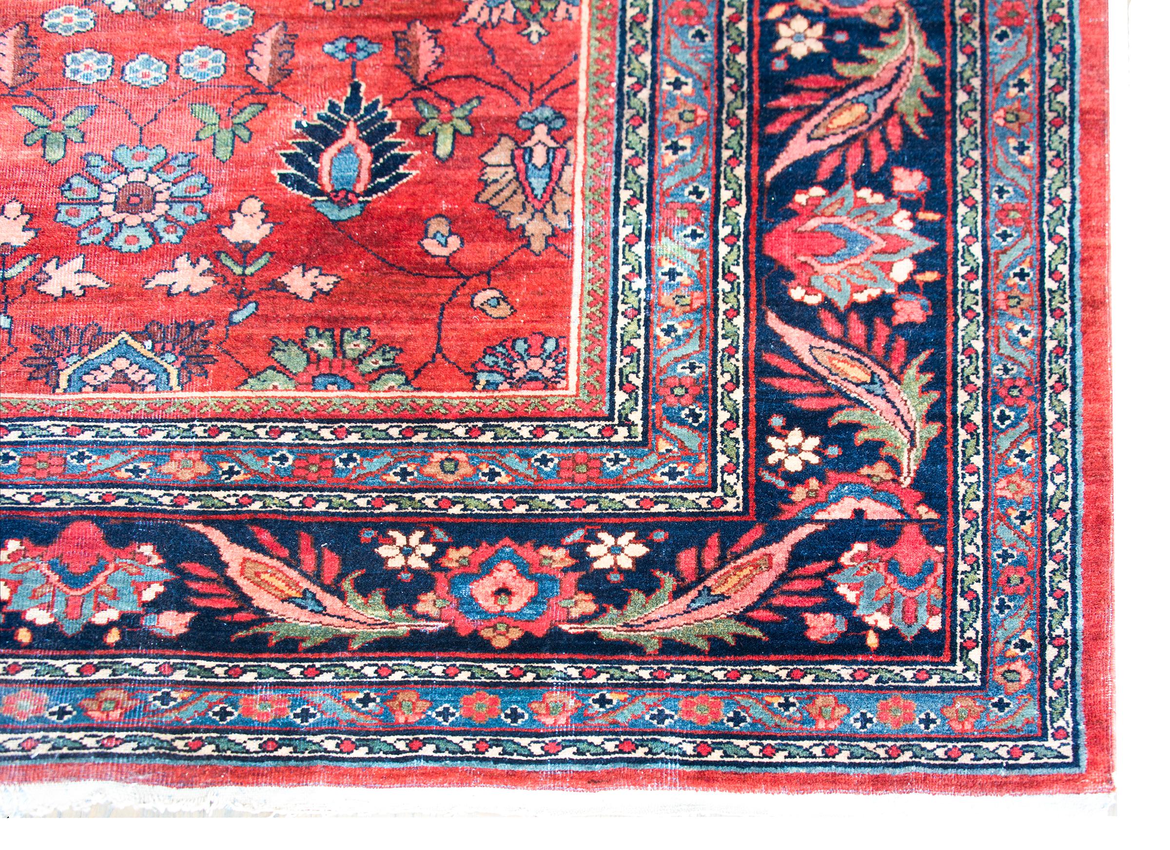 Early 20th Century Persian Sarouk Mahal Rug For Sale 6