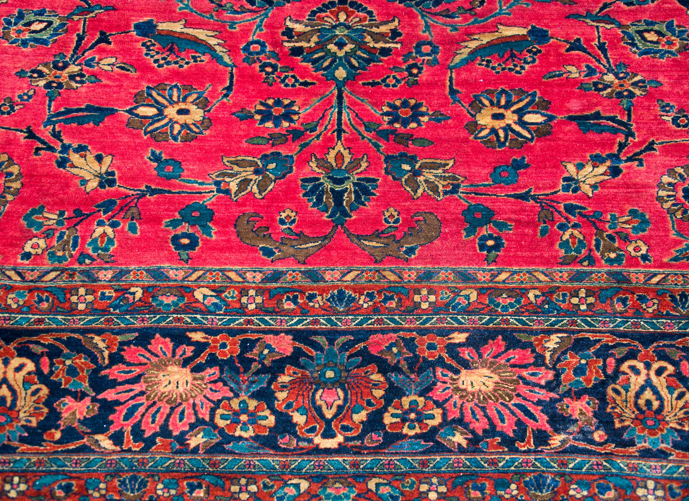 Early 20th Century Persian Sarouk Mahal Rug For Sale 6