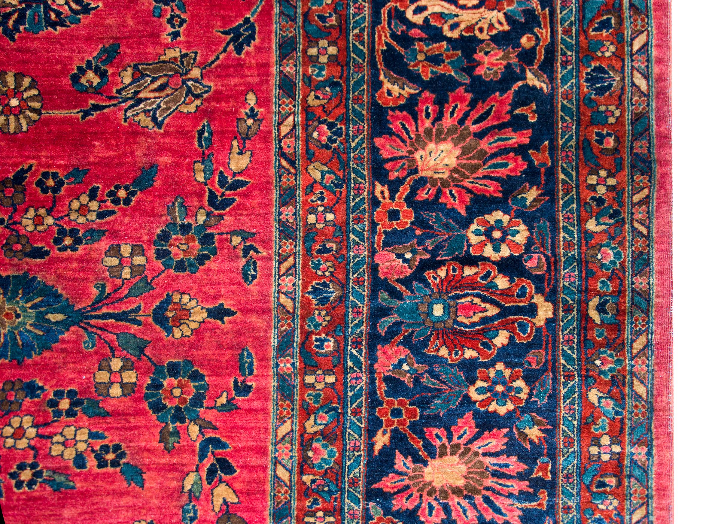 Early 20th Century Persian Sarouk Mahal Rug In Good Condition For Sale In Chicago, IL