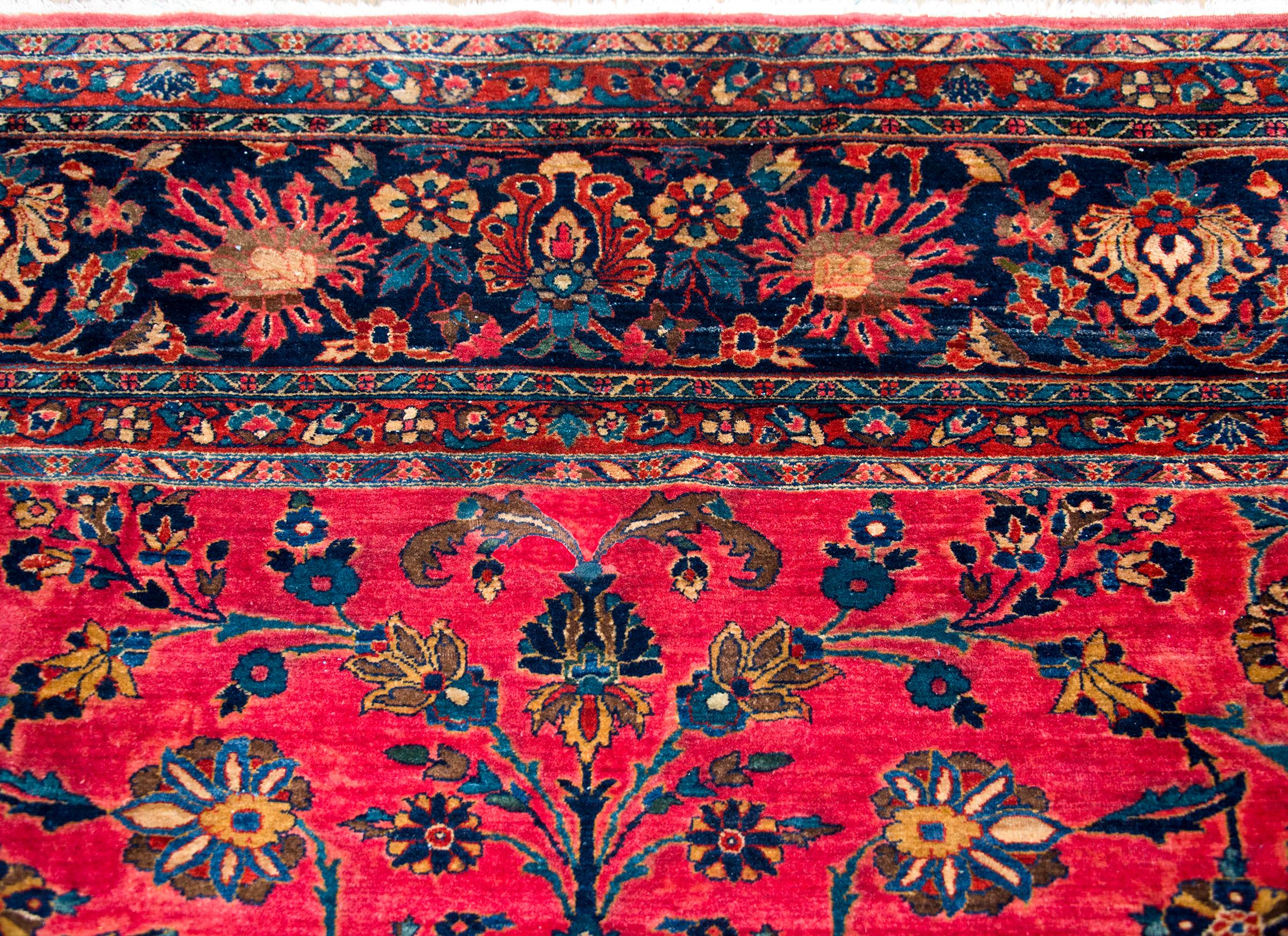 Early 20th Century Persian Sarouk Mahal Rug For Sale 3