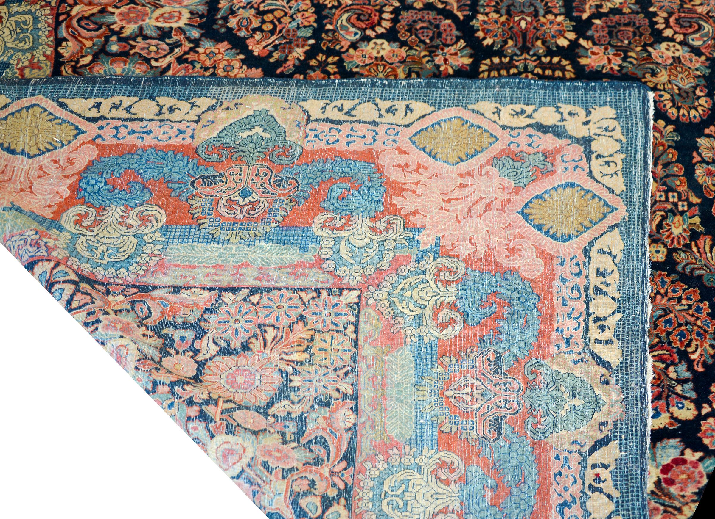 Early 20th Century Persian Sarouk Rug For Sale 2