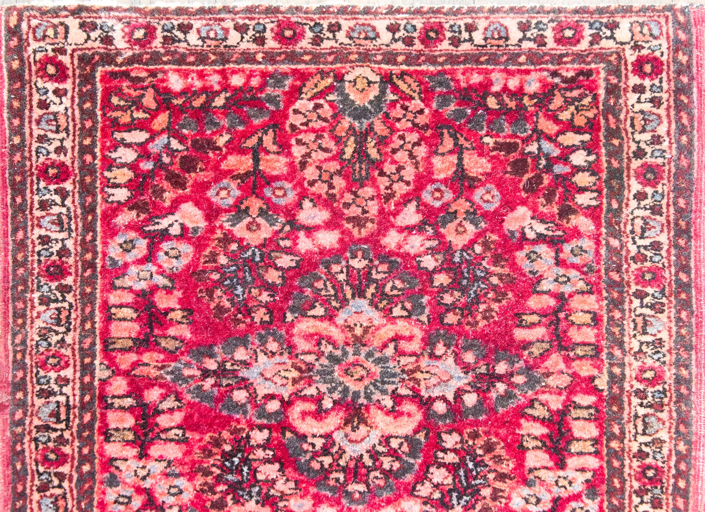 Alfombra persa sarouk de principios del siglo XX en venta 3