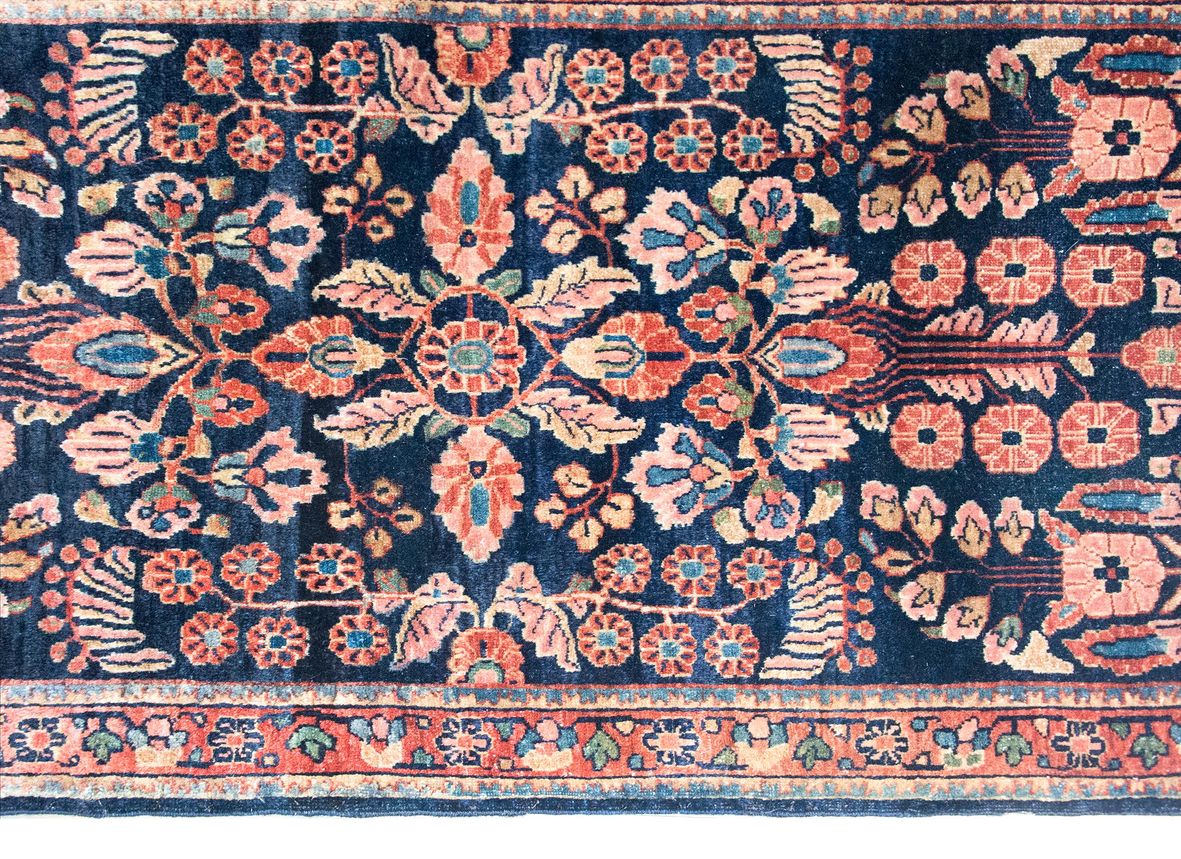Persiano Tappeto Sarouk persiano dei primi del Novecento in vendita