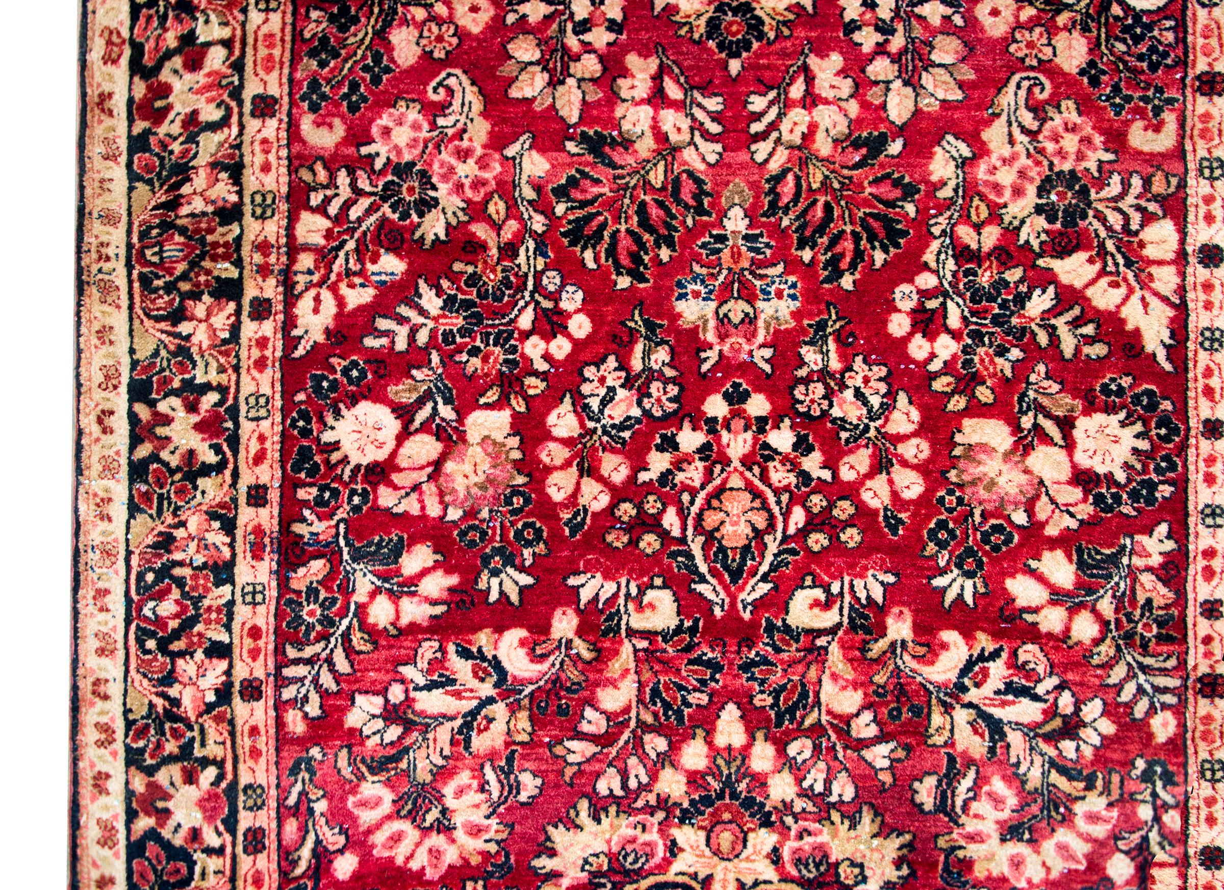 Mid-20th Century Early 20th Century Persian Sarouk Rug For Sale