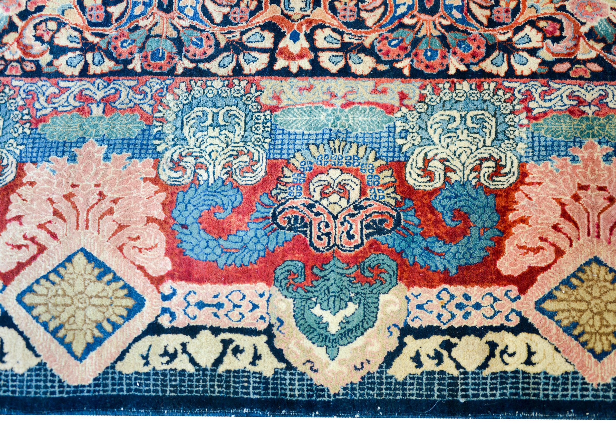 Mid-20th Century Early 20th Century Persian Sarouk Rug For Sale