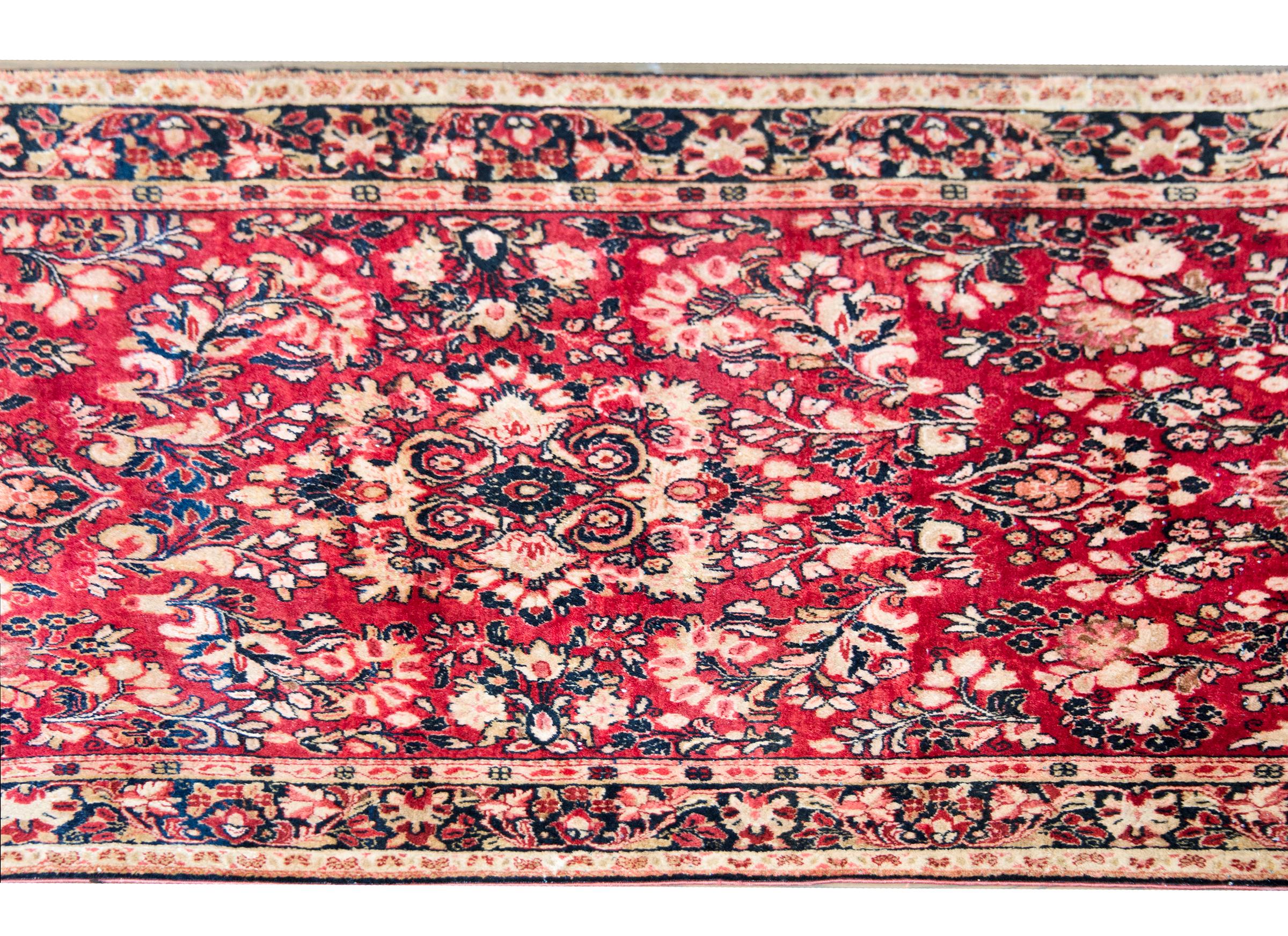 Persischer Sarouk-Teppich des frühen 20. Jahrhunderts (Wolle) im Angebot
