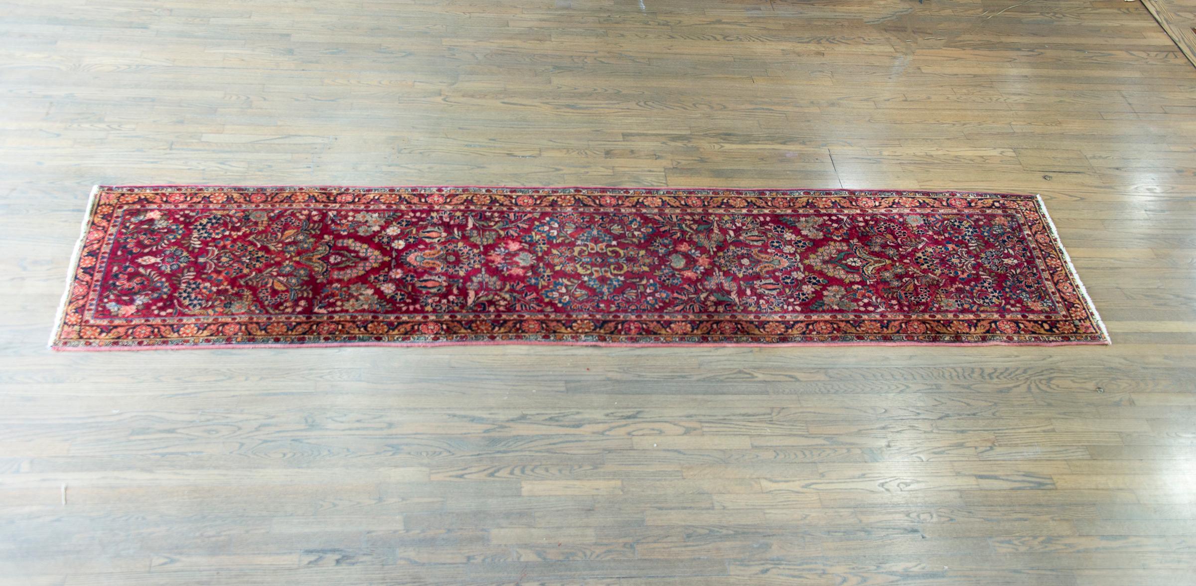 Early 20th Century Persian Sarouk Runner For Sale 9