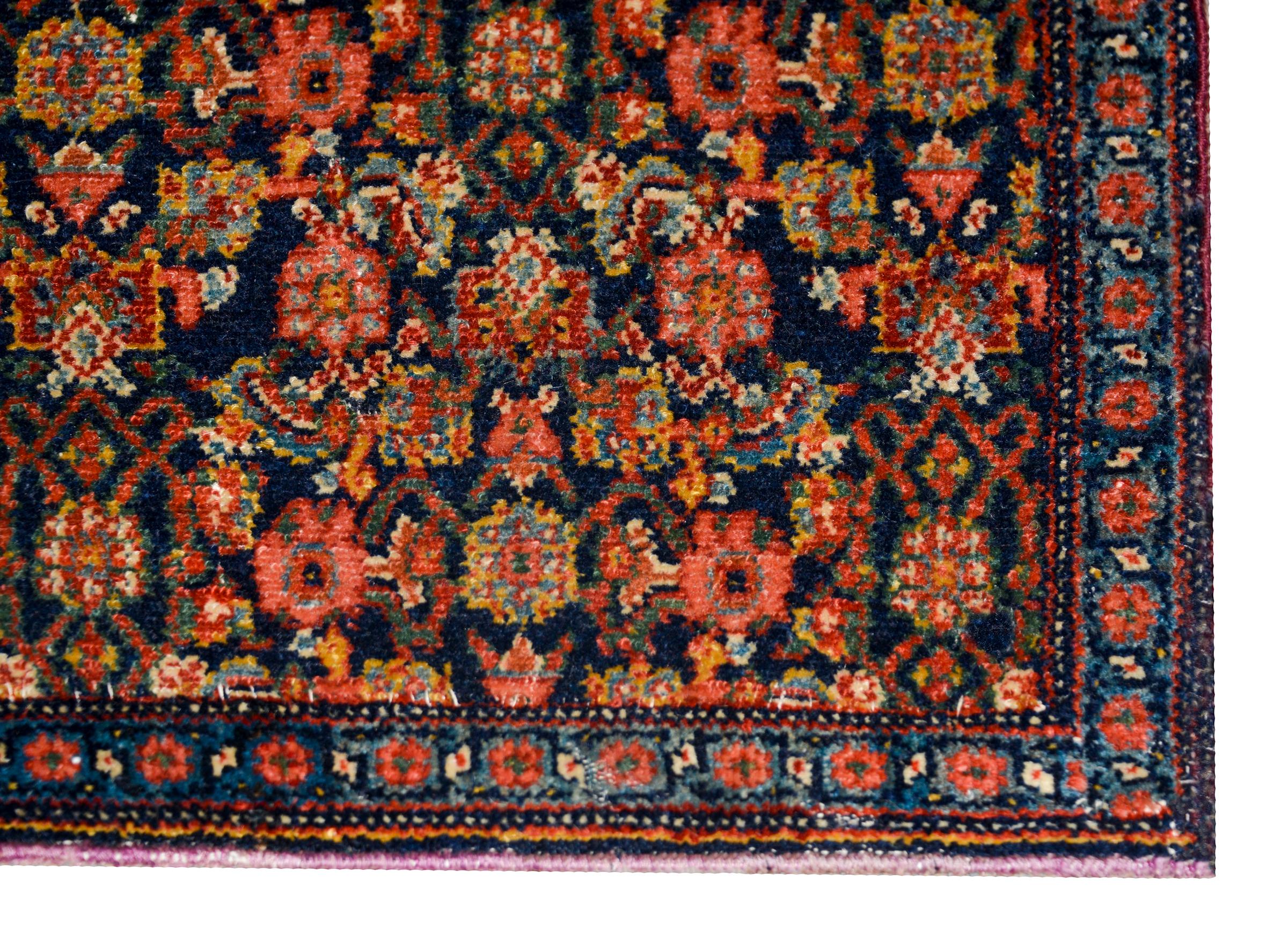 Persischer Senneh-Teppich des frühen 20. Jahrhunderts im Angebot 5