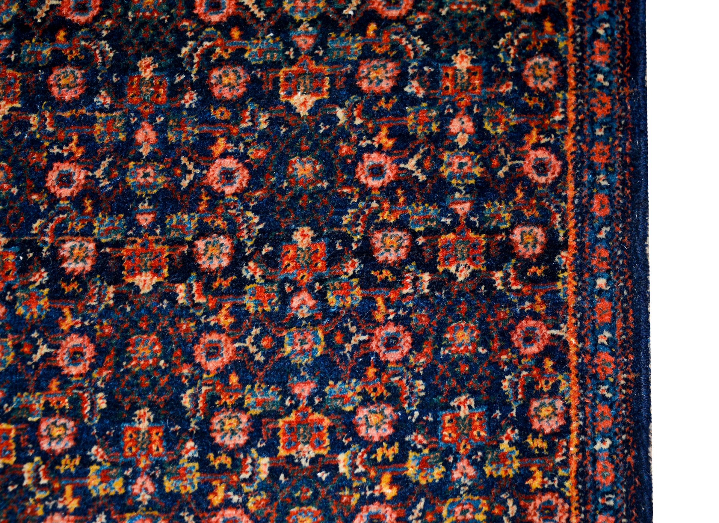Early 20th Century Persian Senneh Rug In Good Condition For Sale In Chicago, IL