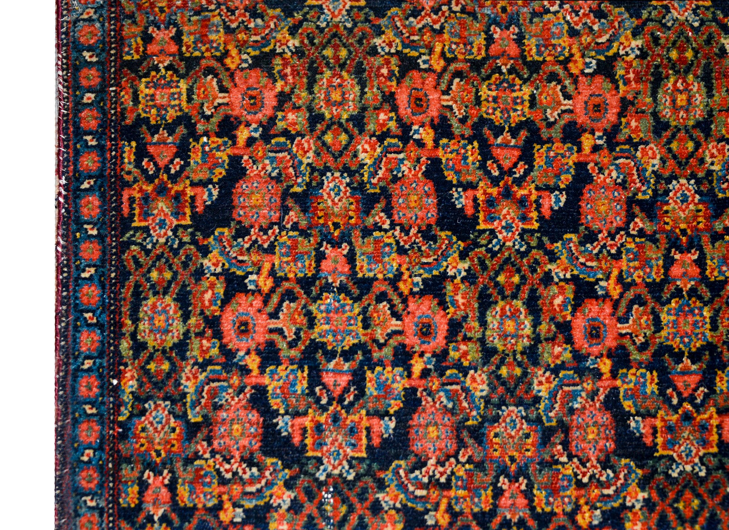 Persischer Senneh-Teppich des frühen 20. Jahrhunderts (Wolle) im Angebot