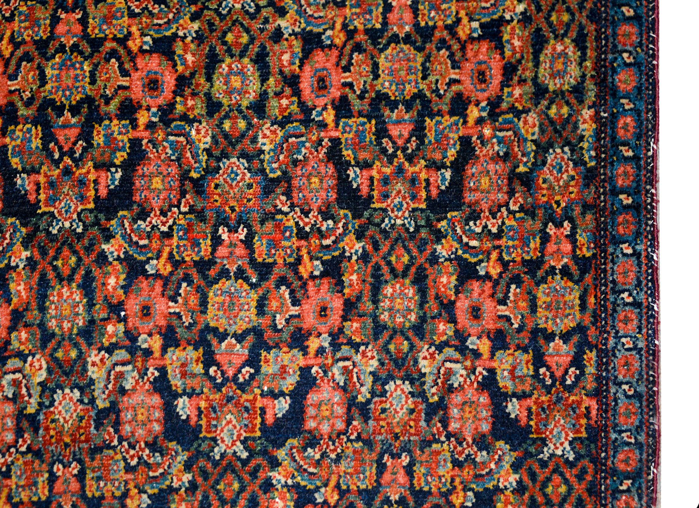 Persischer Senneh-Teppich des frühen 20. Jahrhunderts im Angebot 1