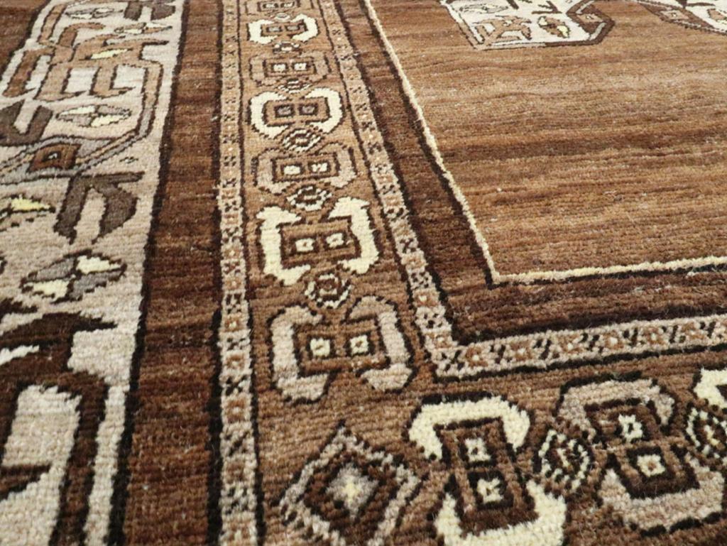 Persischer Serab-Akzentteppich aus dem frühen 20. (Handgeknüpft) im Angebot