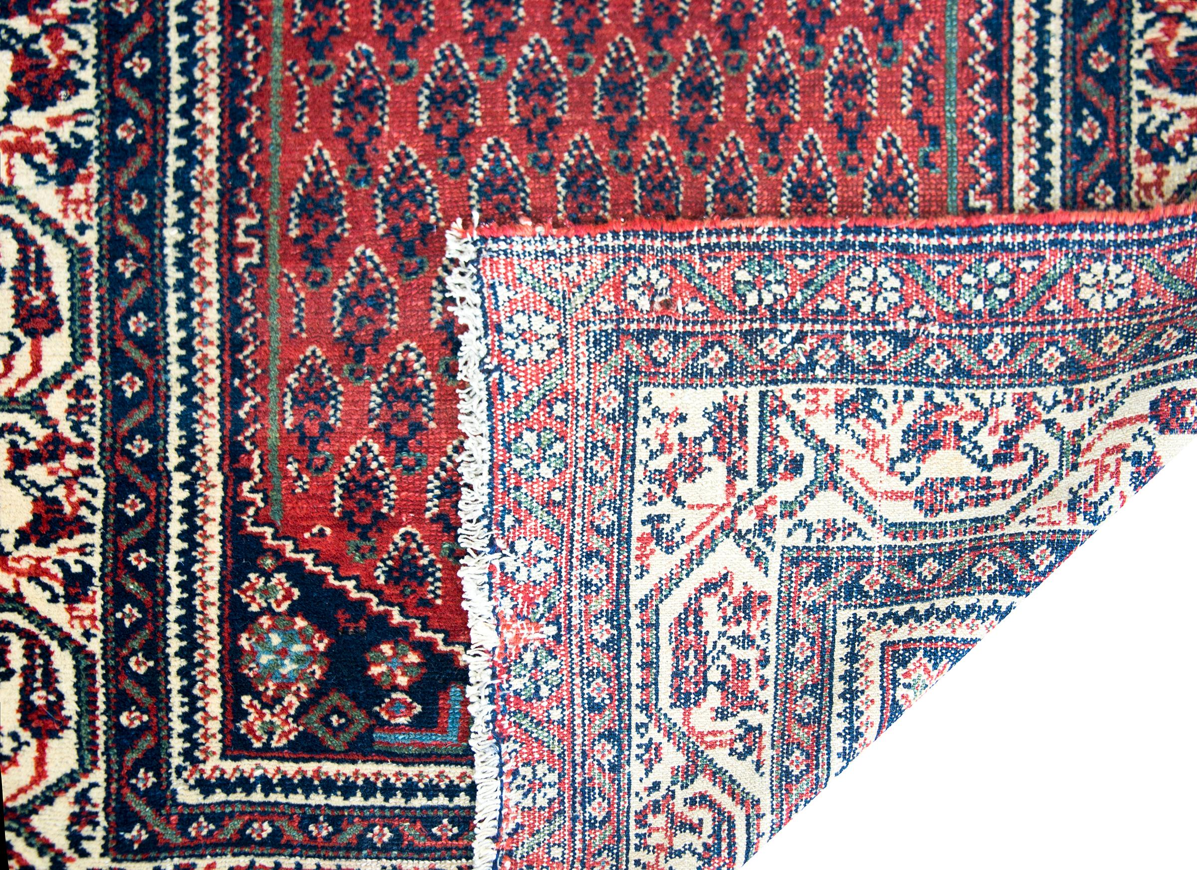 Early 20th Century Persian Seraband Rug For Sale 5