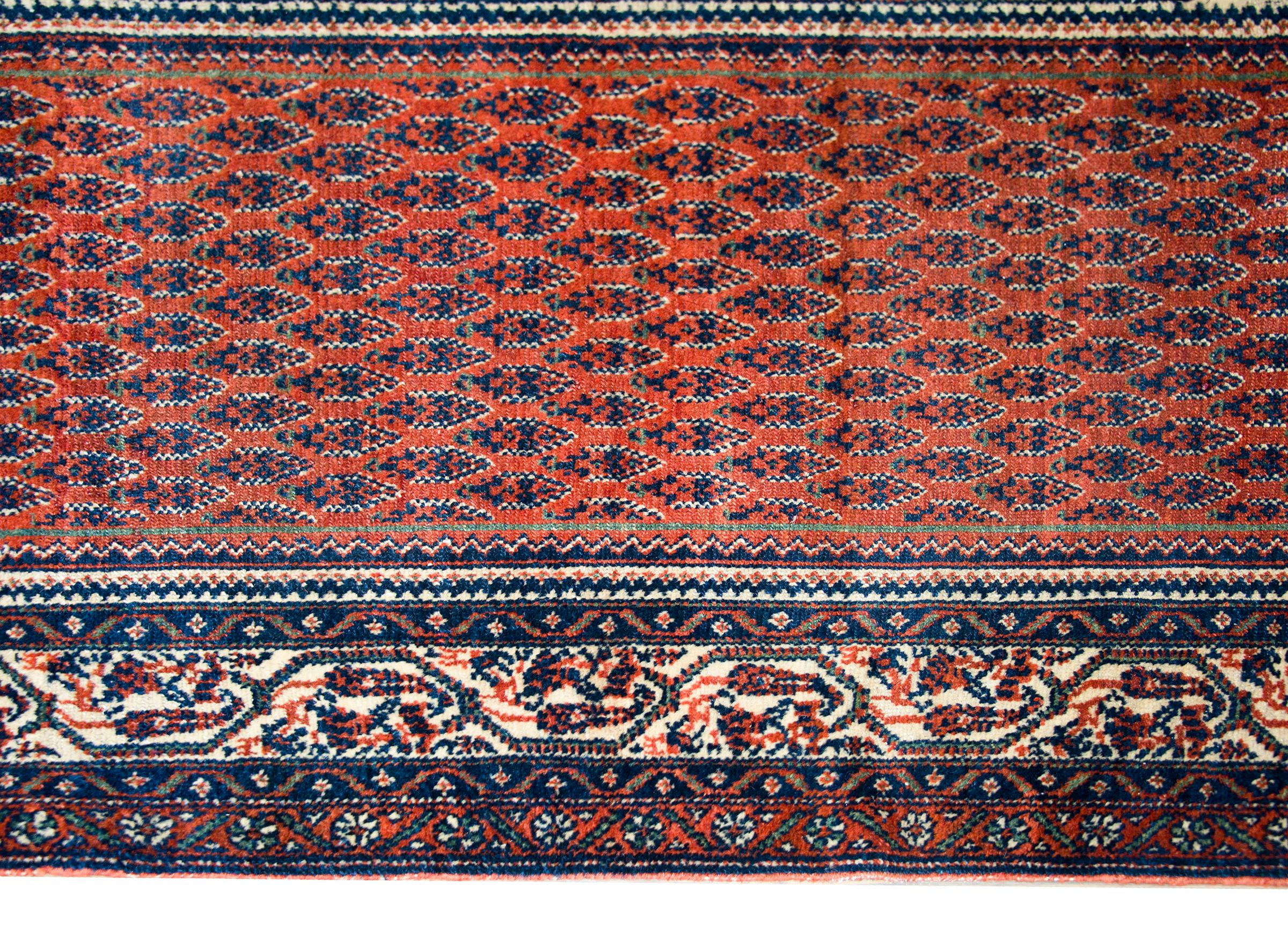Wool Early 20th Century Persian Seraband Rug For Sale