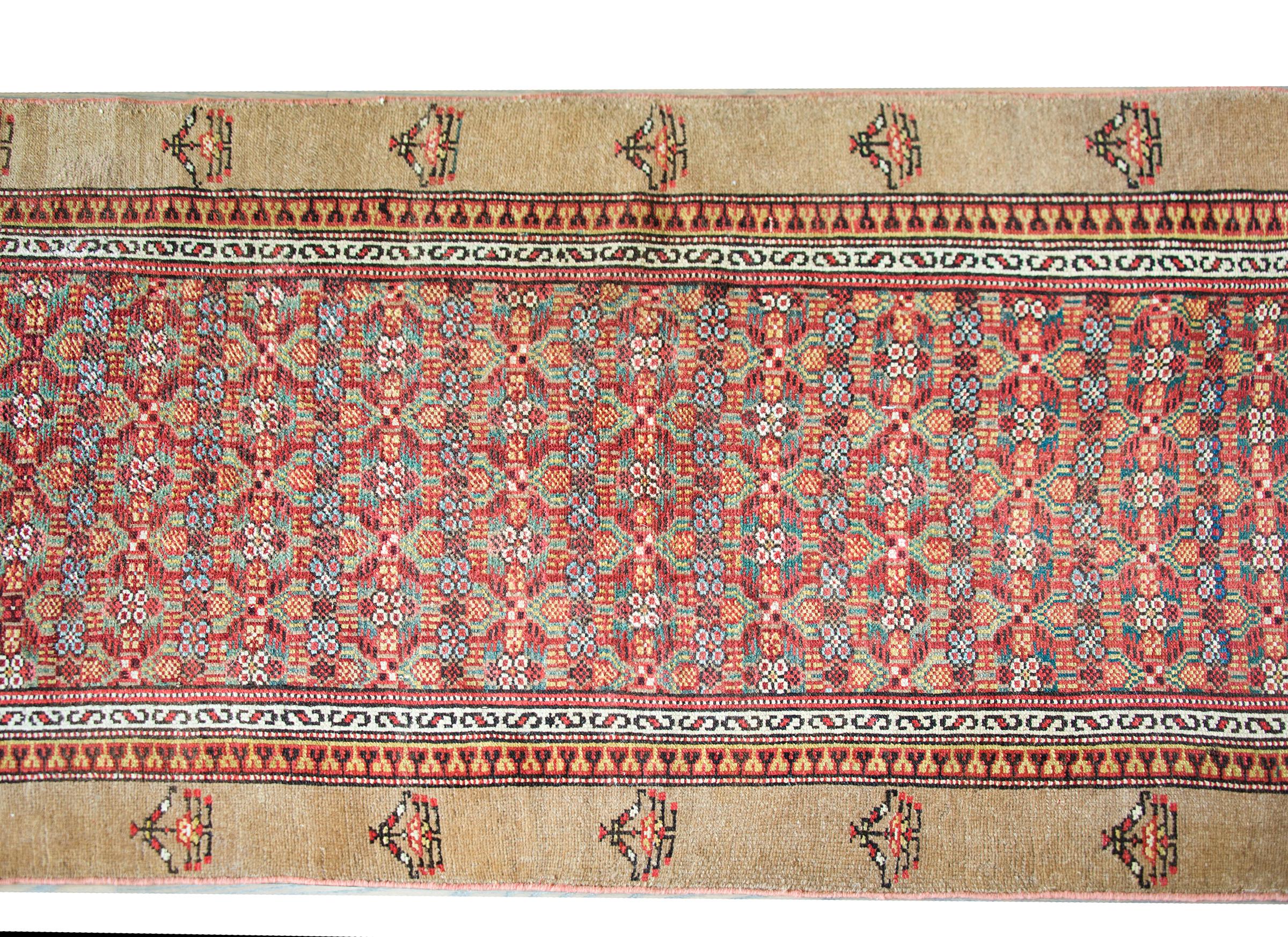 Early 20th Century Persian Serb Runner In Good Condition For Sale In Chicago, IL