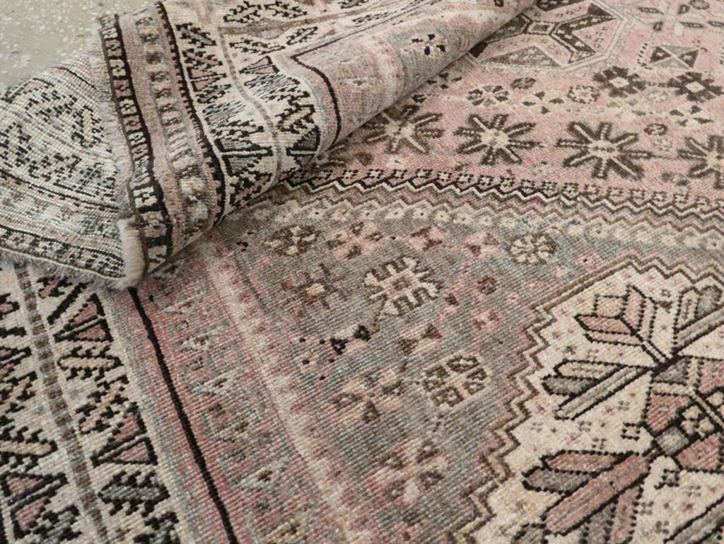 Early 20th Century Persian Shiraz Accent Rug For Sale 1