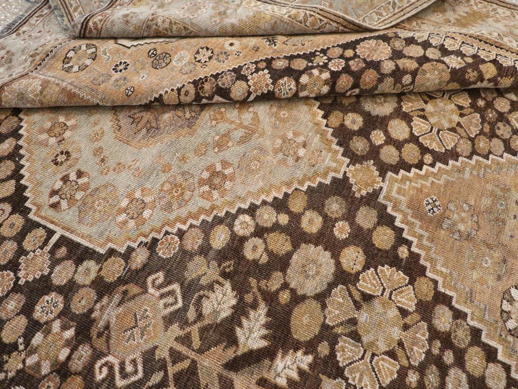 Early 20th Century Persian Shiraz Accent Rug en venta 1