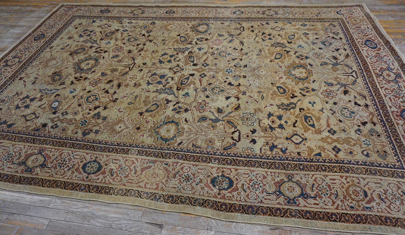 Early 20th Century Persian Sultanabad Carpet ( 8' 6'' x 12' - 260 x 365 cm ) In Good Condition For Sale In New York, NY