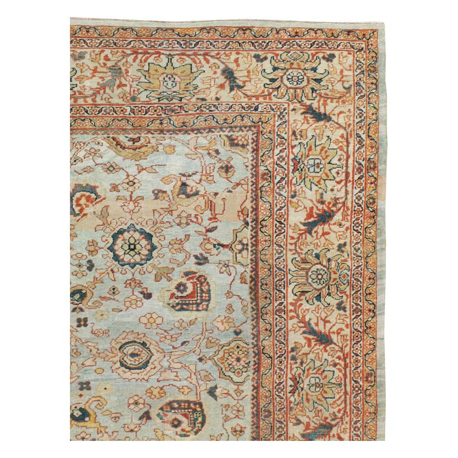 Noué à la main Tapis persan Sultanabad du début du 20e siècle de taille standard en bleu clair et beige en vente