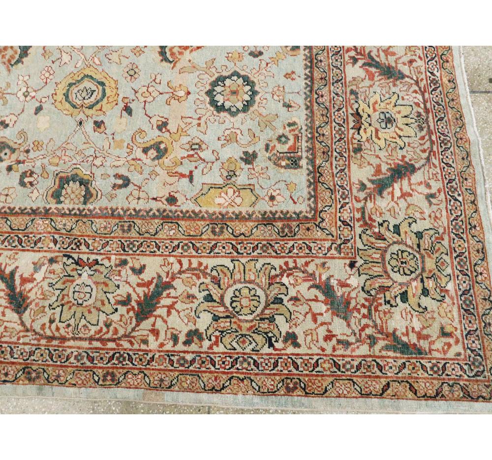 20ième siècle Tapis persan Sultanabad du début du 20e siècle de taille standard en bleu clair et beige en vente