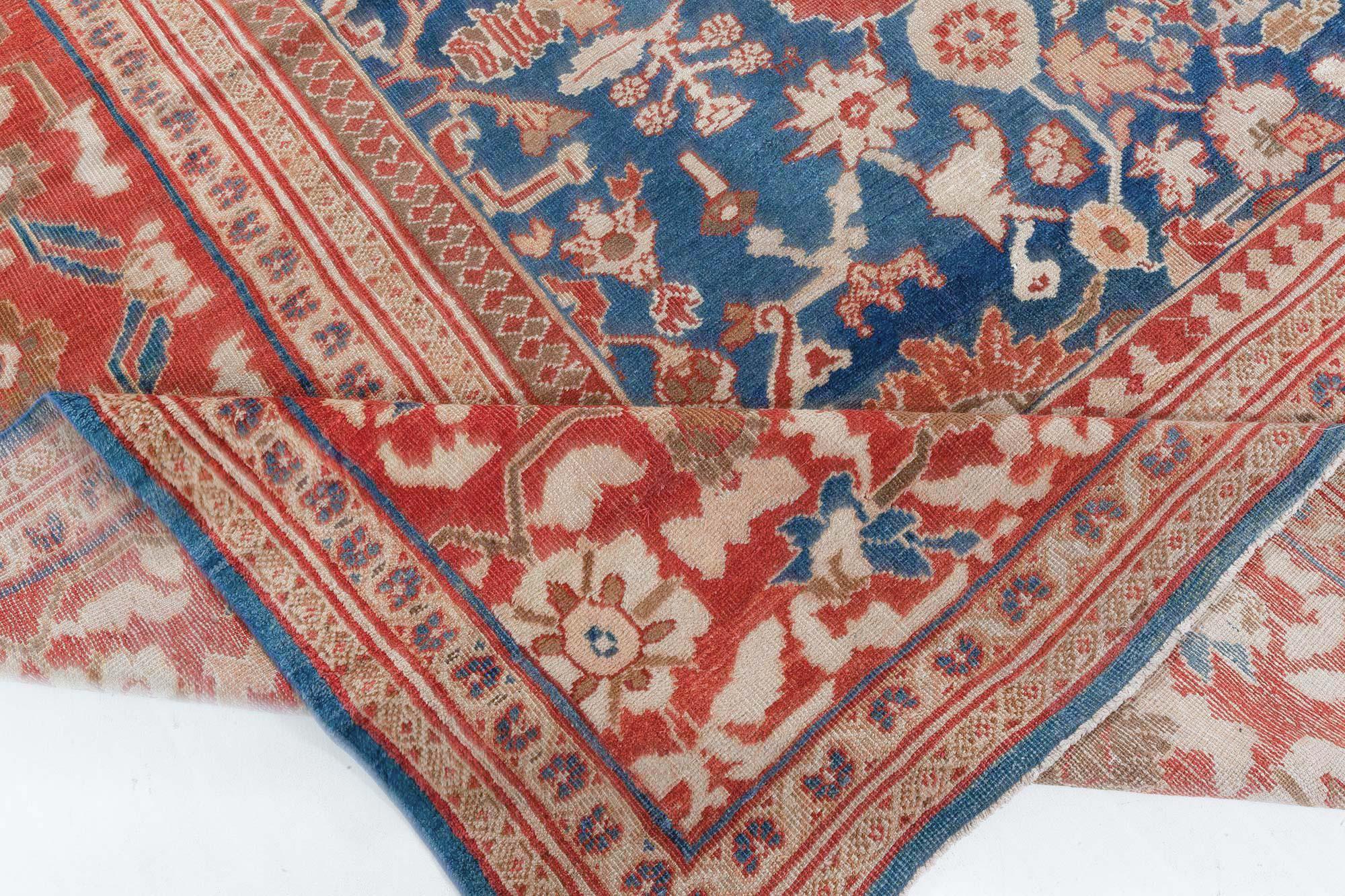 Early 20th Century Persian Sultanabad Rug For Sale 5
