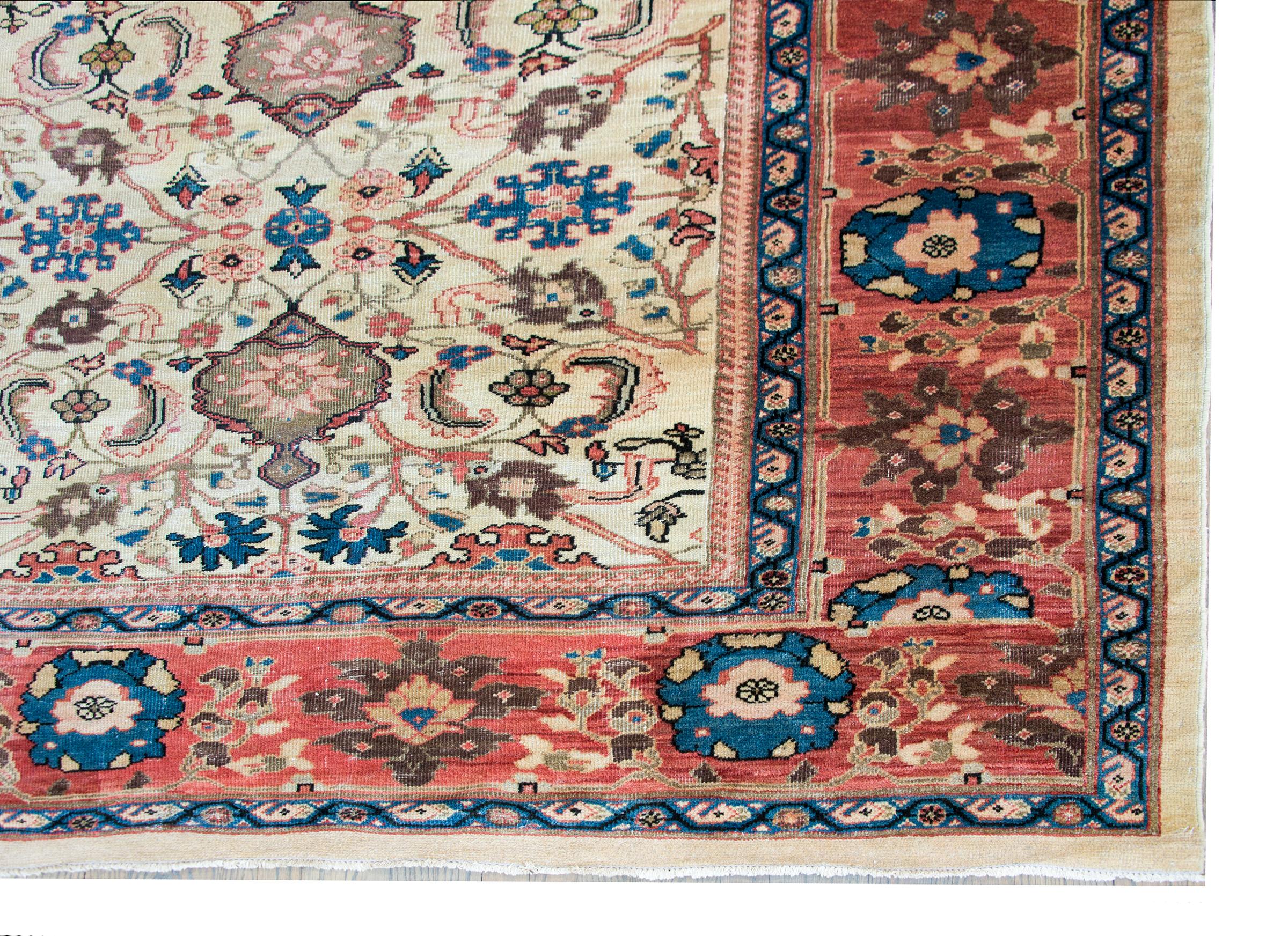 Early 20th Century Persian Sultanabad Rug For Sale 6