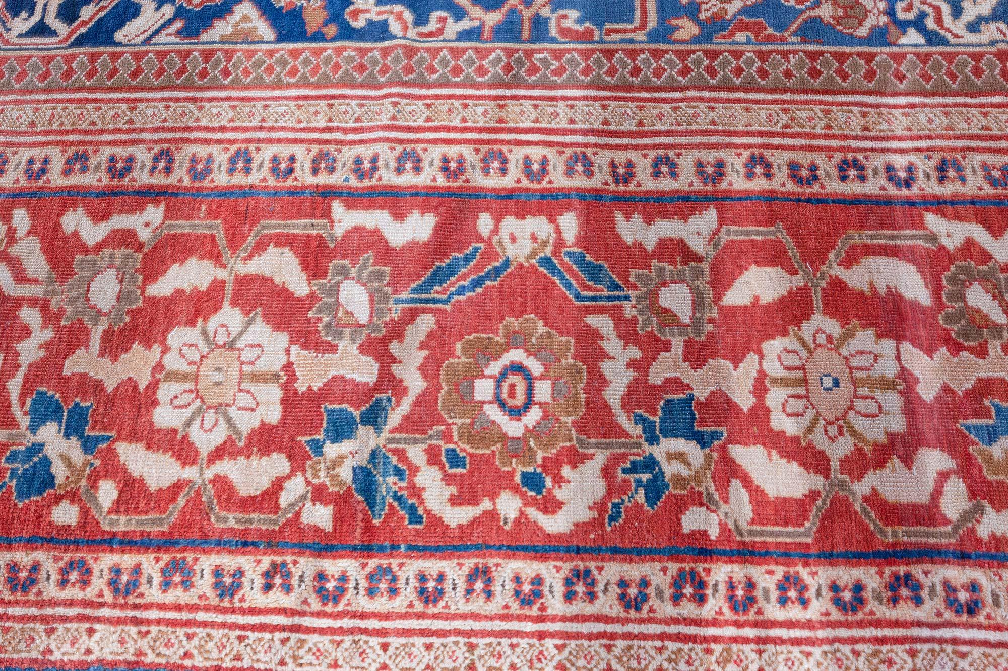Early 20th Century Persian Sultanabad Rug In Good Condition For Sale In New York, NY