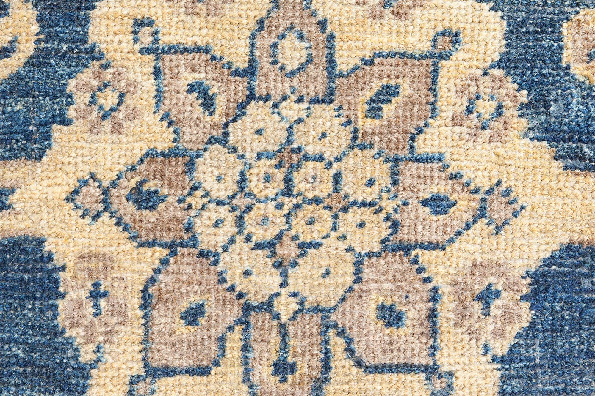 Persischer Sultanabad-Teppich aus dem frühen 20.
Größe: 11'8