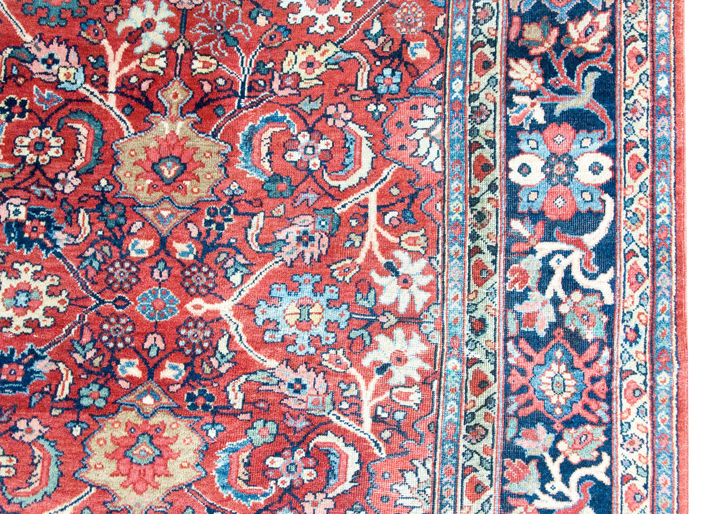 Tappeto persiano Sultanabad Rugs dei primi del Novecento In condizioni buone in vendita a Chicago, IL