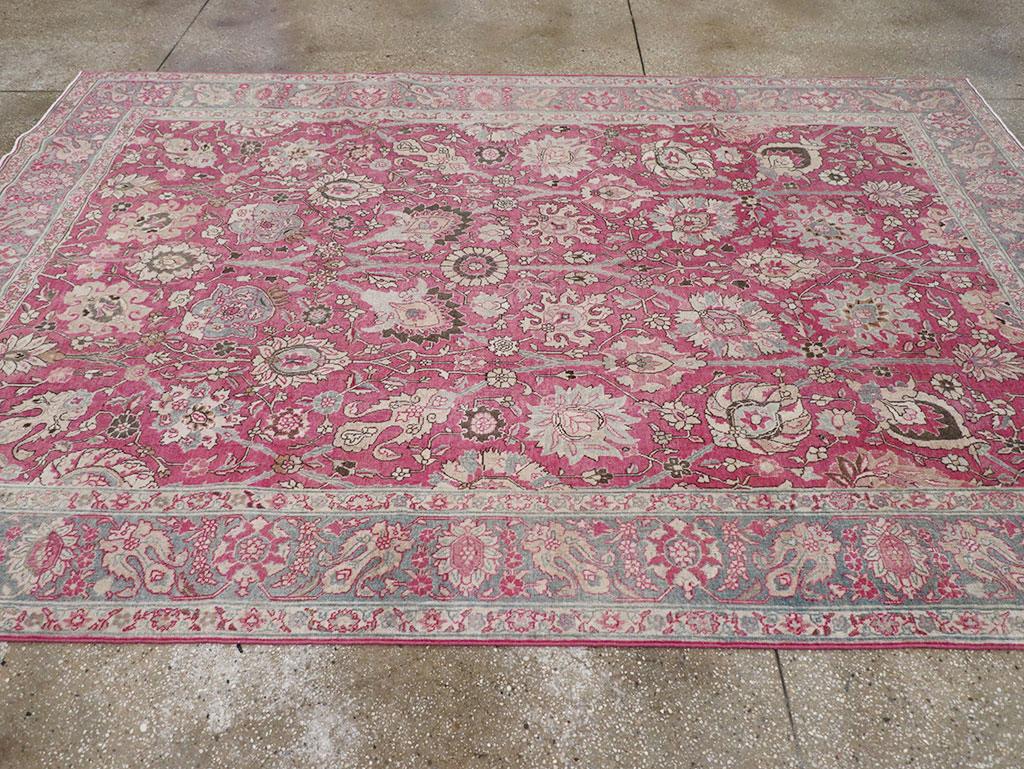 Early 20th Century Persian Tabriz Accent Carpet In Excellent Condition For Sale In New York, NY