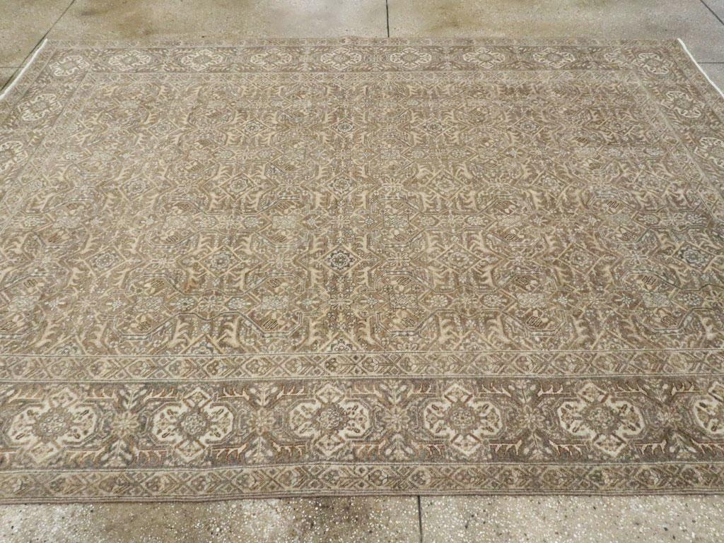 Early 20th Century Persian Tabriz Accent Carpet In Excellent Condition For Sale In New York, NY