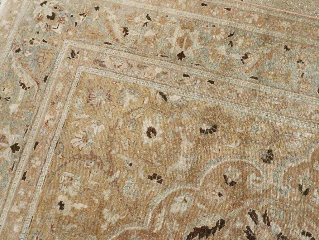 Early 20th Century Persian Tabriz Accent Carpet In Excellent Condition For Sale In New York, NY