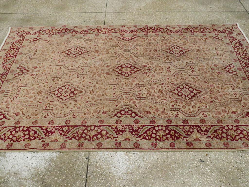 Early 20th Century Persian Tabriz Accent Rug In Excellent Condition For Sale In New York, NY